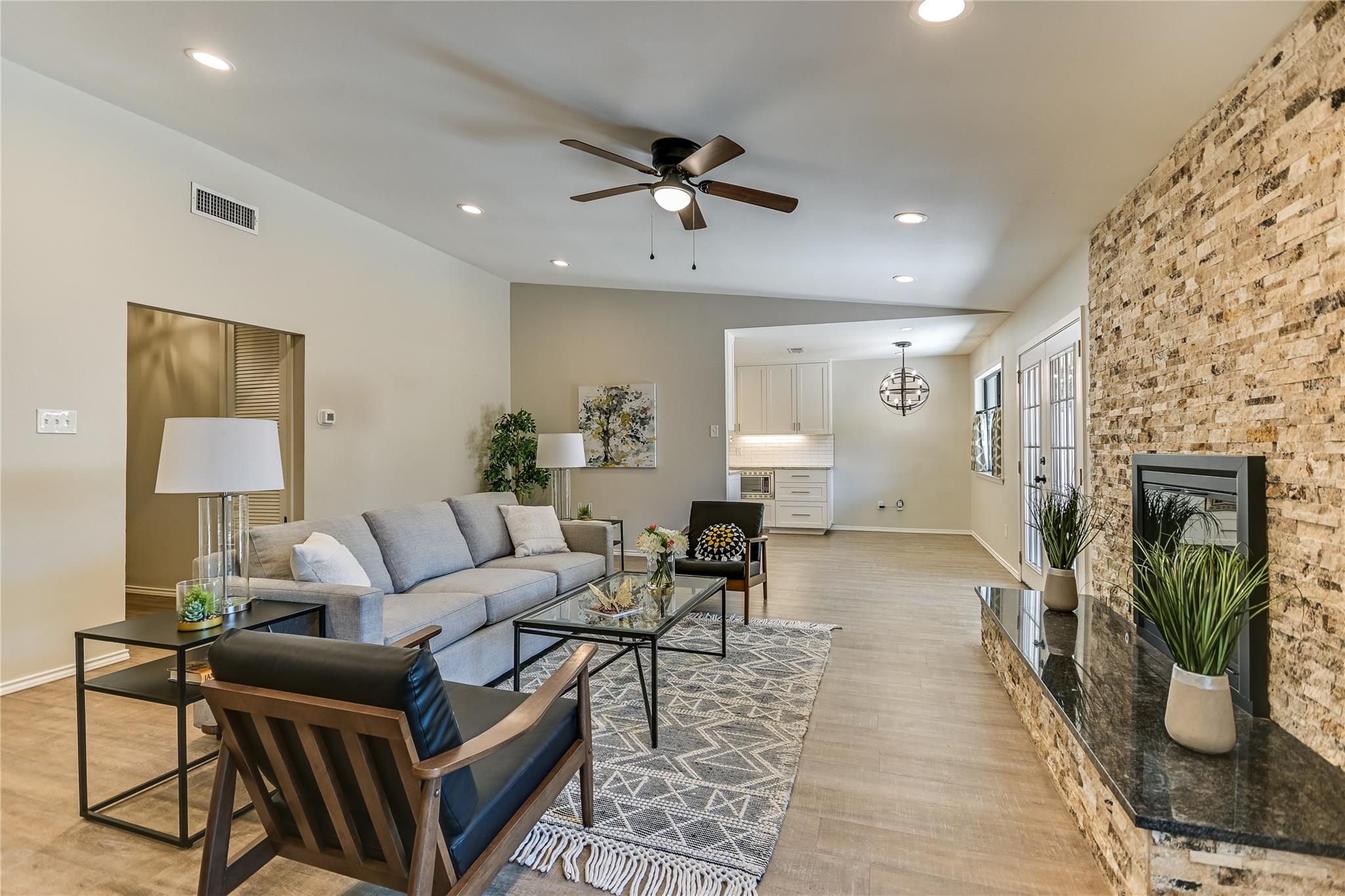 4708 Cap Rock DR — photo 5
