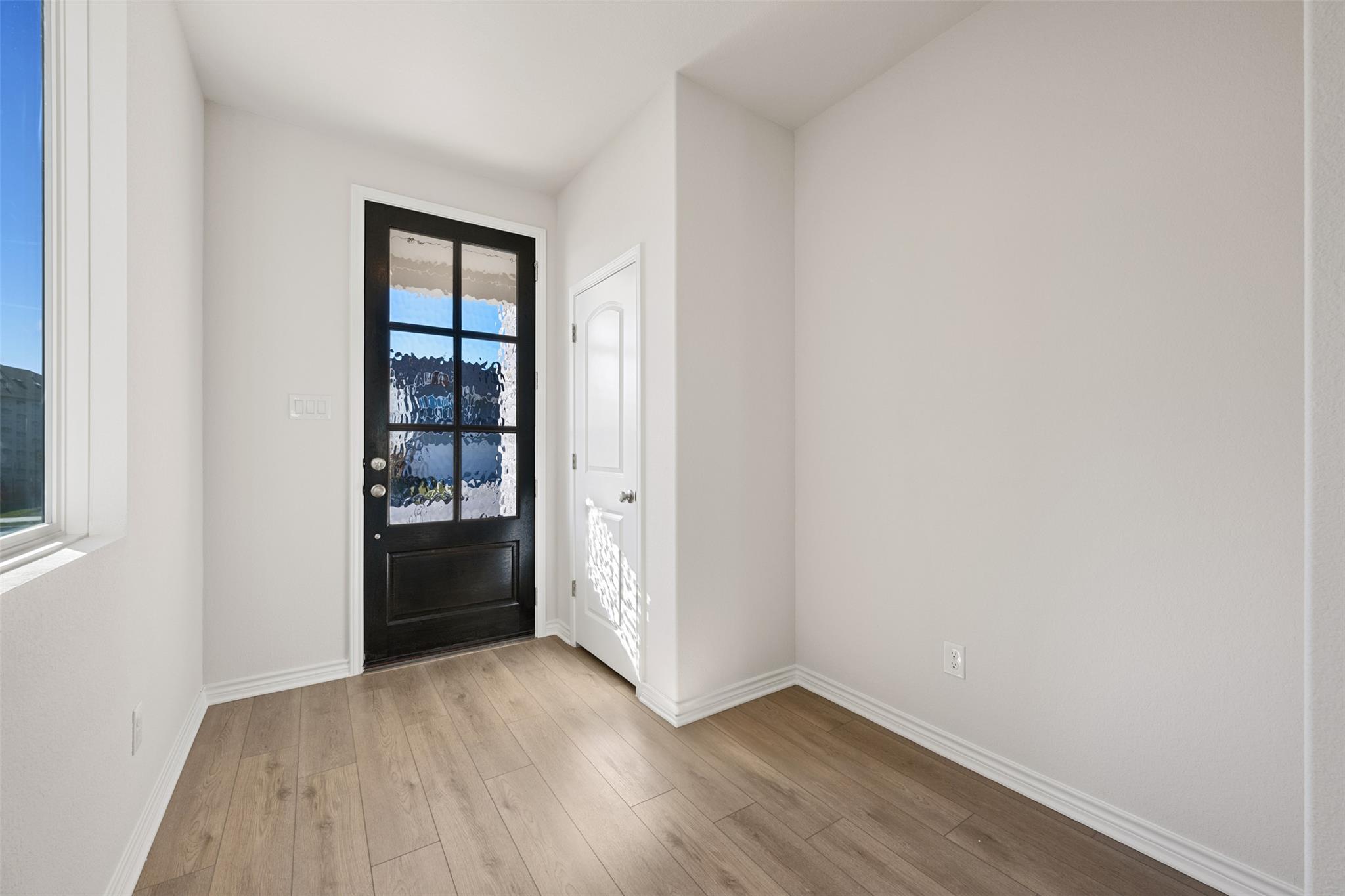 160 Ranier WAY — photo 5