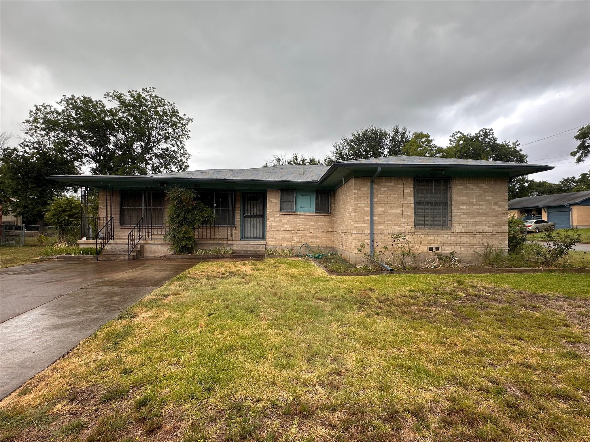 1110 Searcy DR