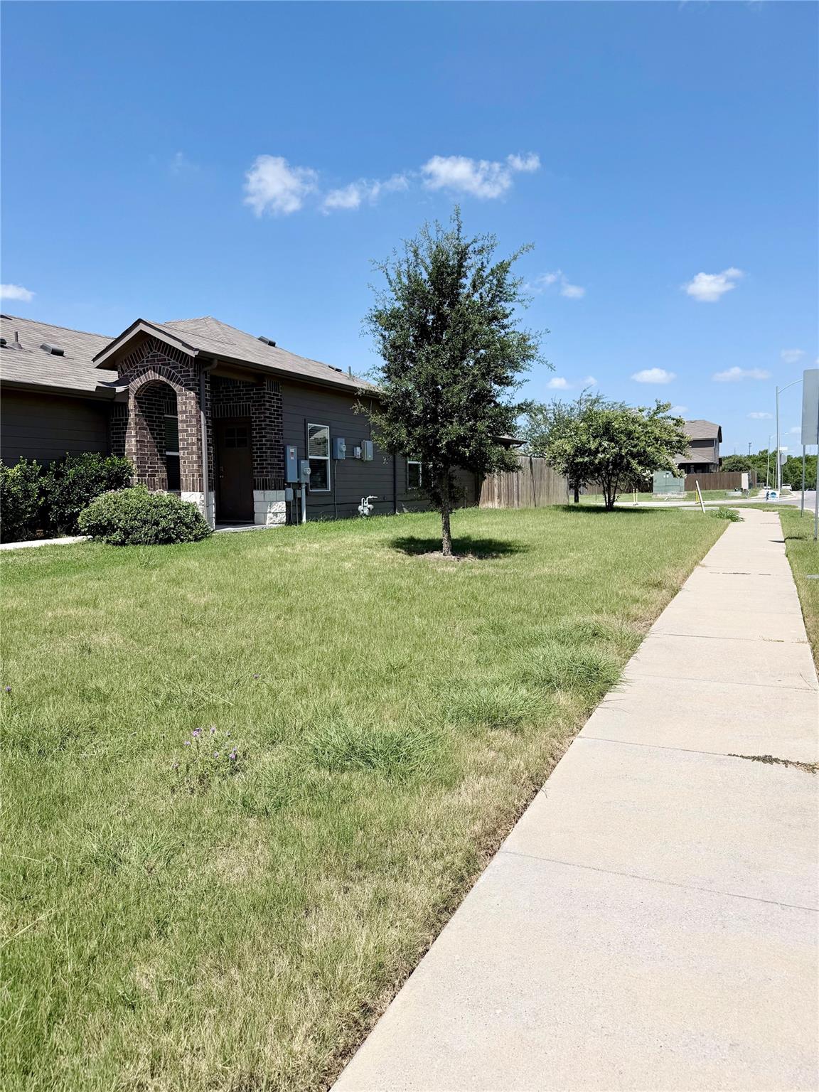 13940 Heywood DR — photo 4