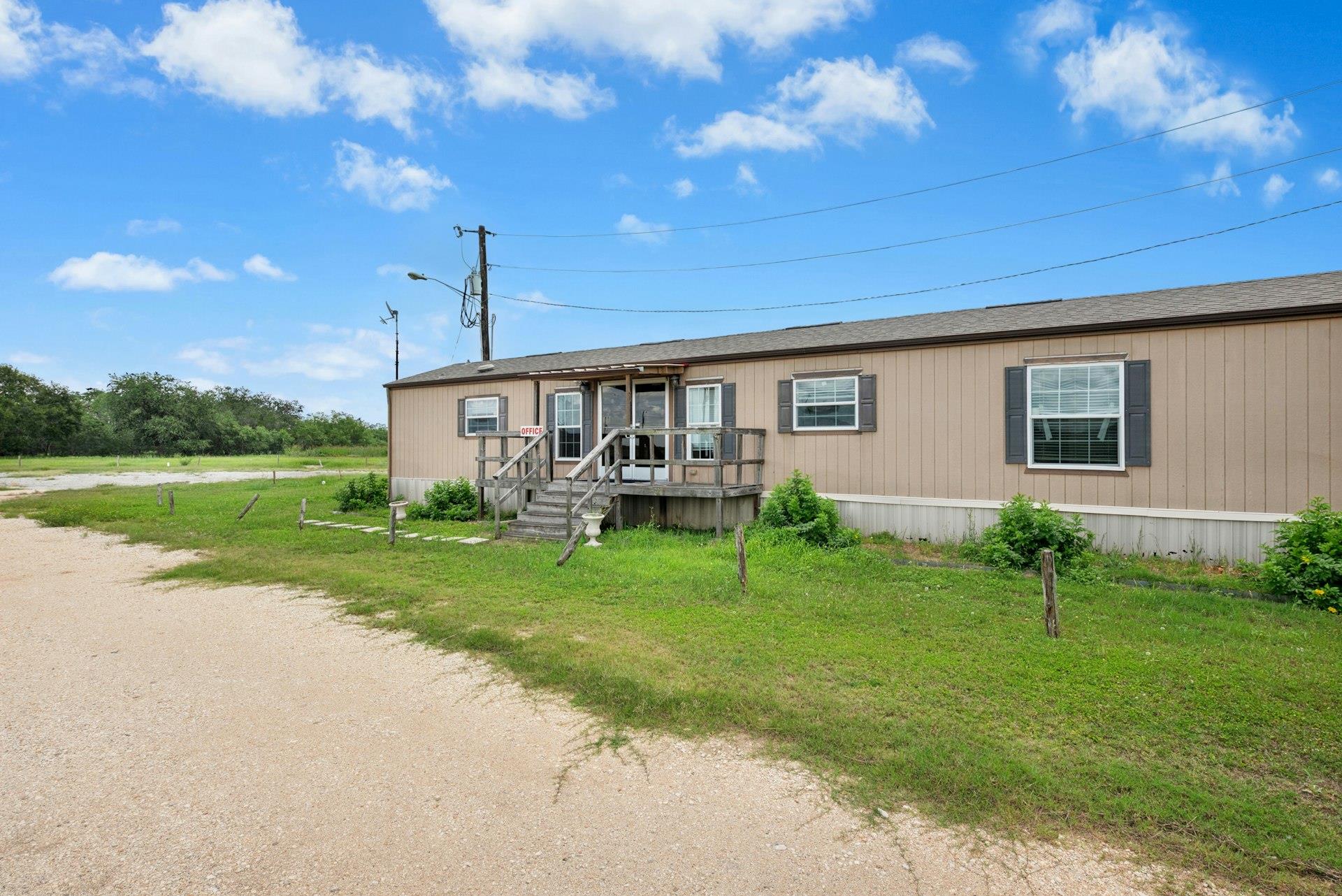 513 FM 766 — photo 3