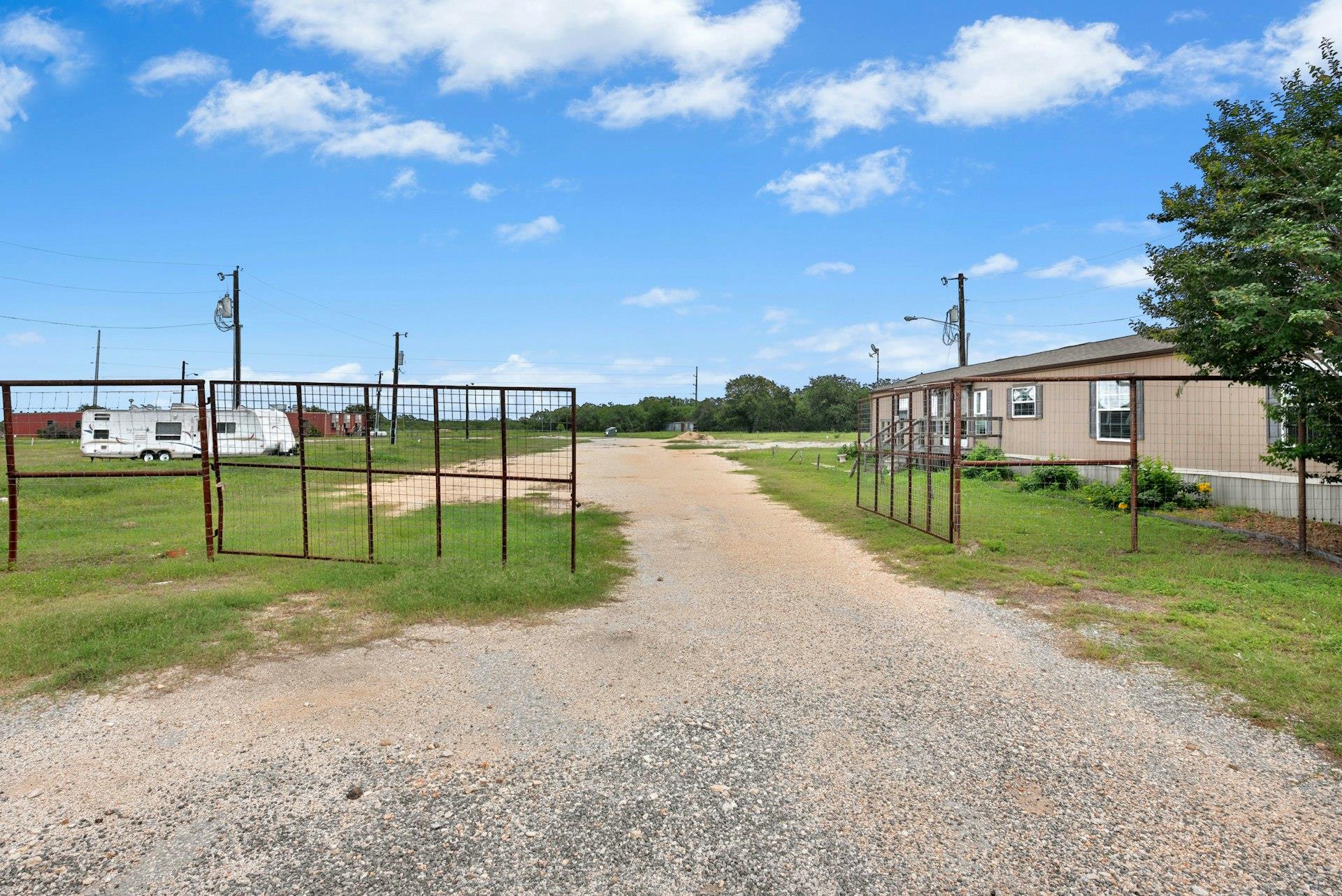 513 FM 766 — photo 5