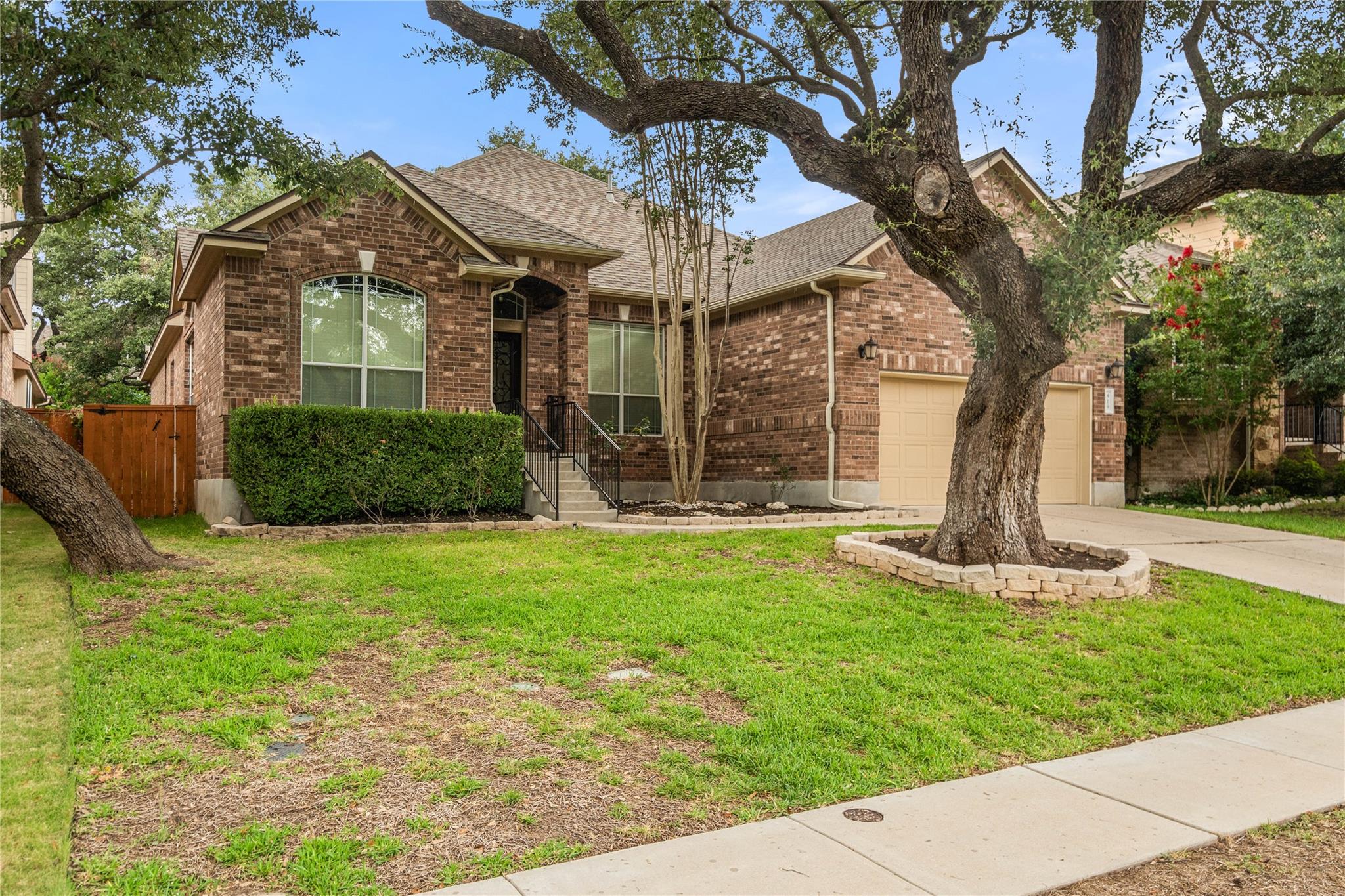 419 Atlanta Park DR — photo 3