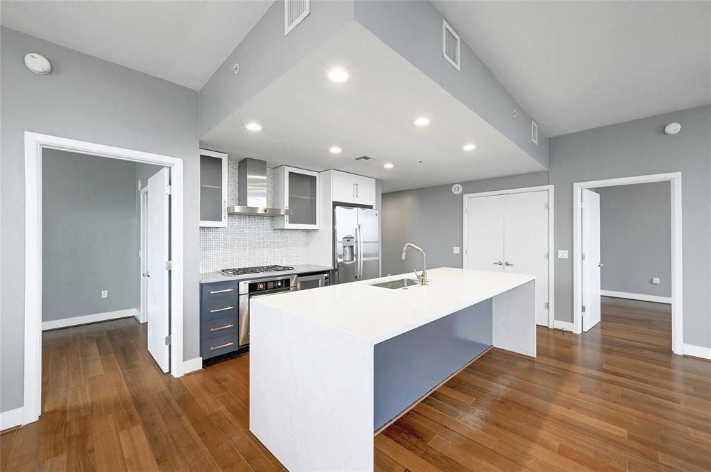 300 Bowie ST #2301 — photo 3