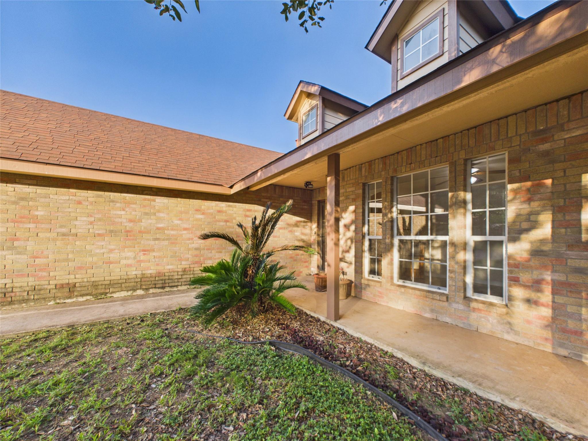 1125 Iris Crescent DR — photo 4