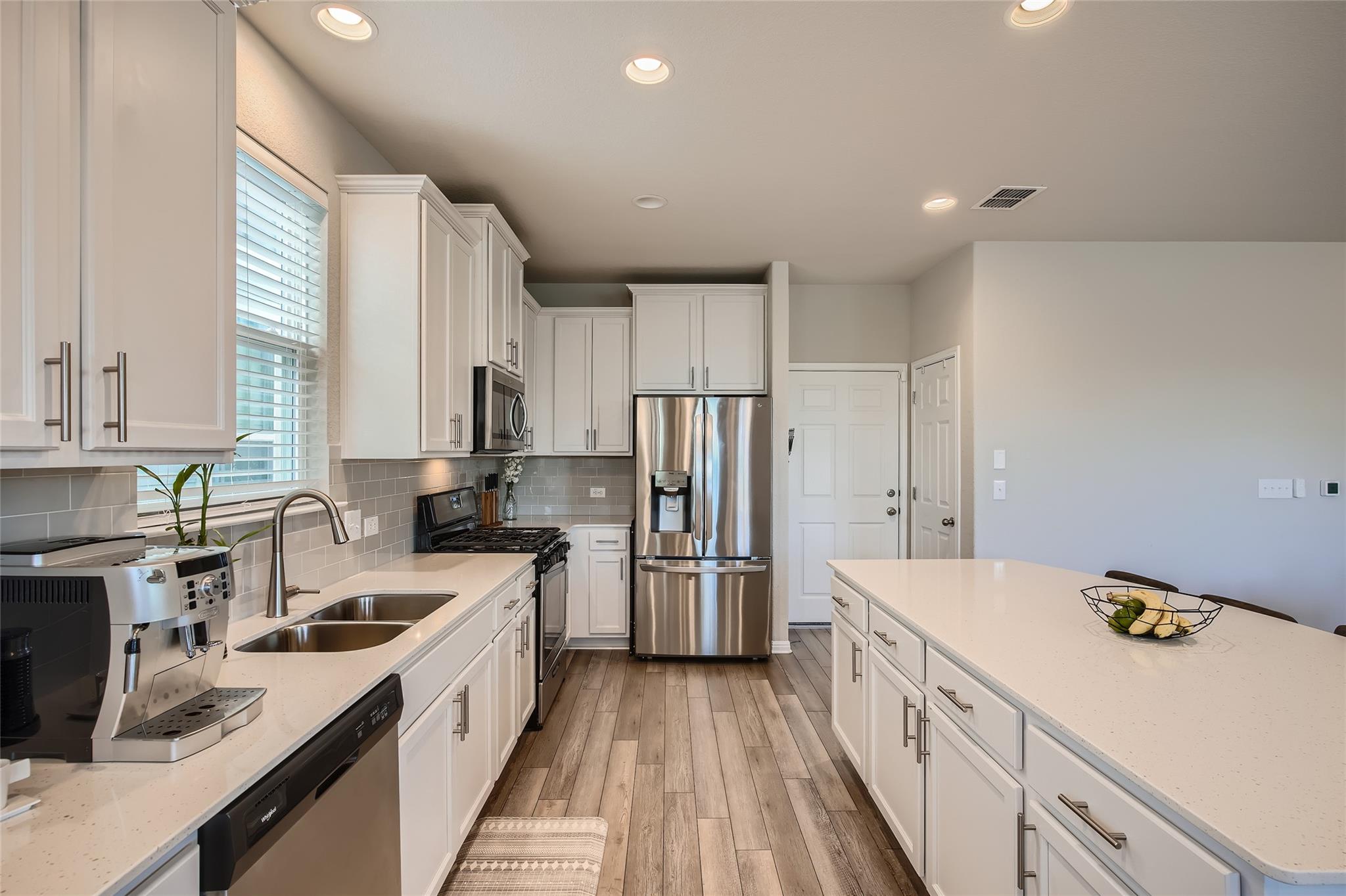 9604 Dawn Pearl DR — photo 3