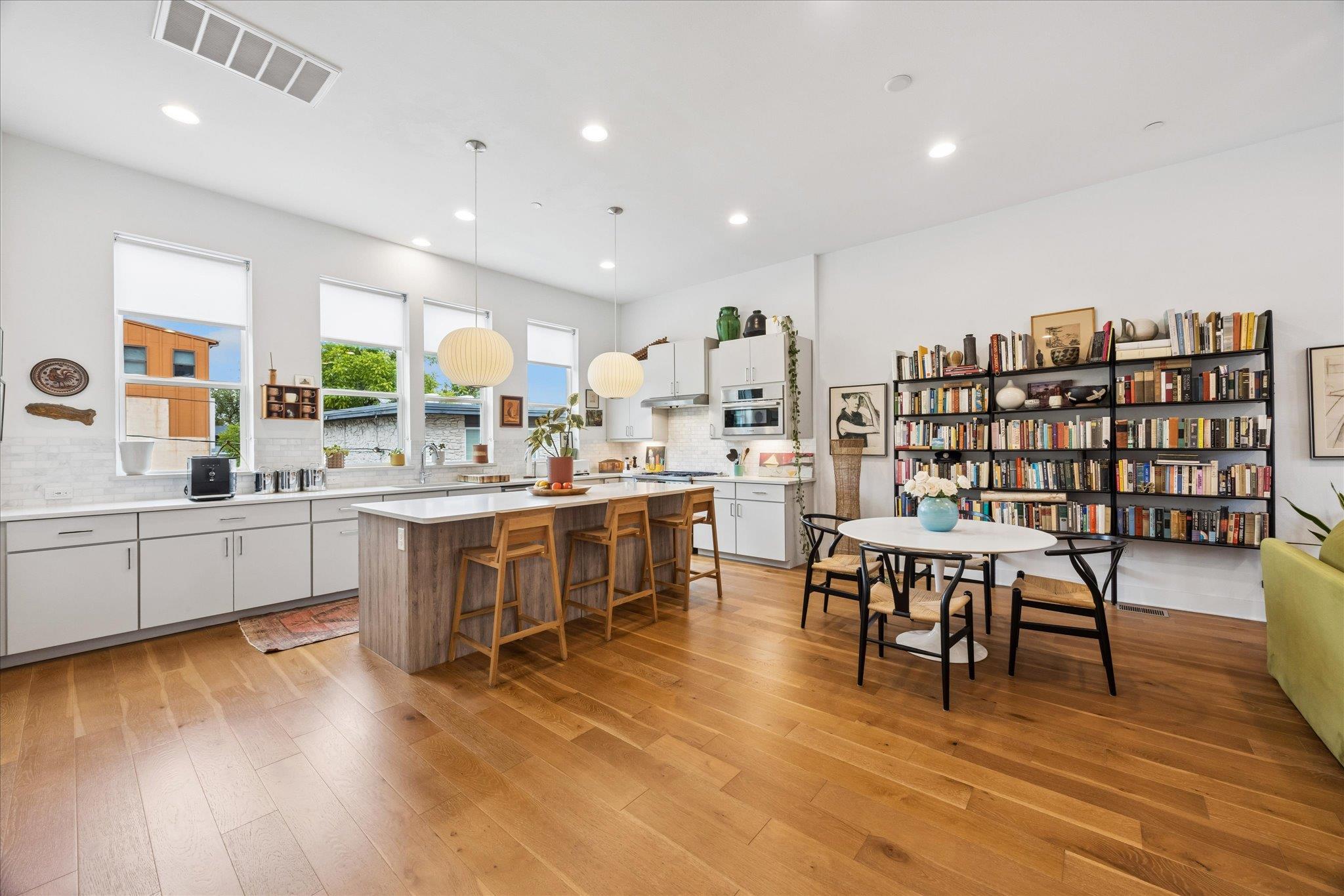 1002 Concordia Ave — photo 4
