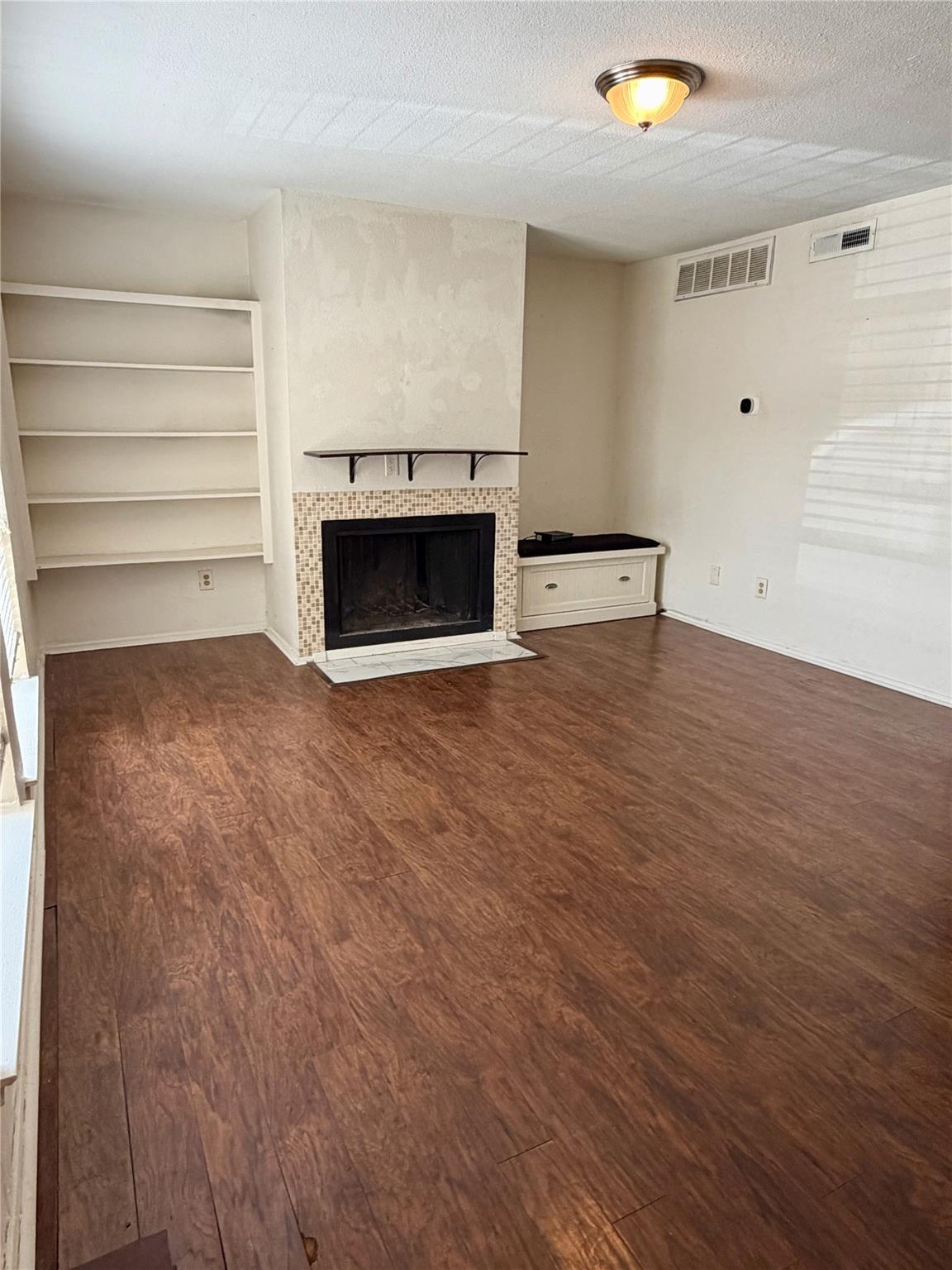 6910 Hart LN #703 — photo 4