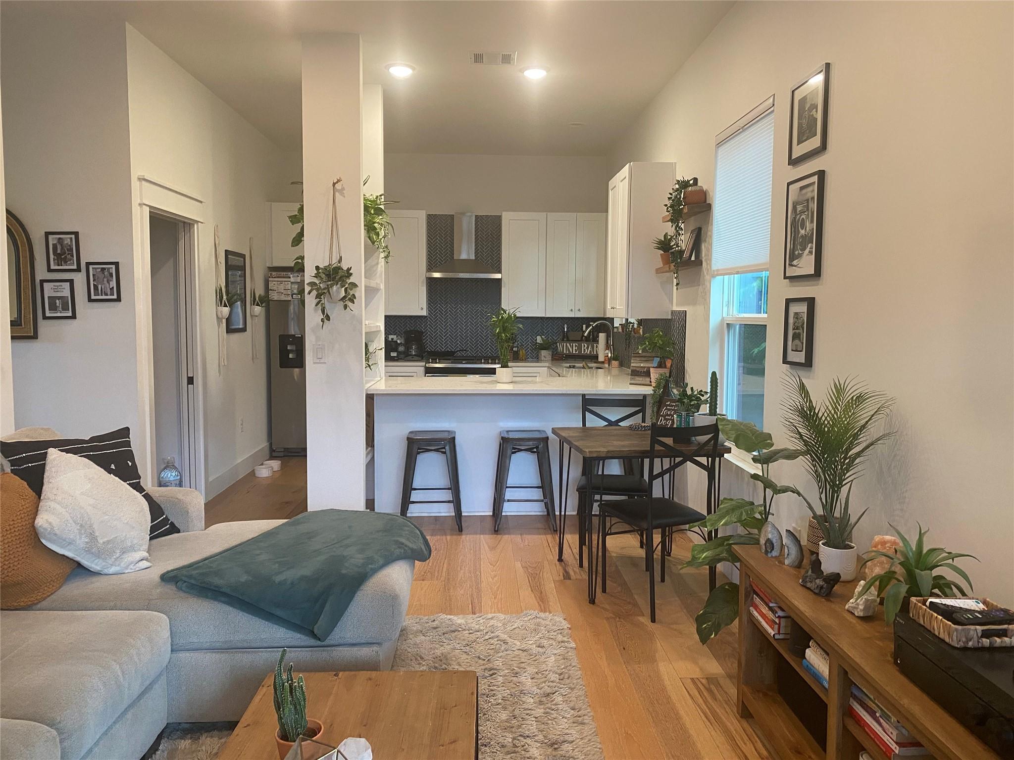 1122 Kirk Ave — photo 3