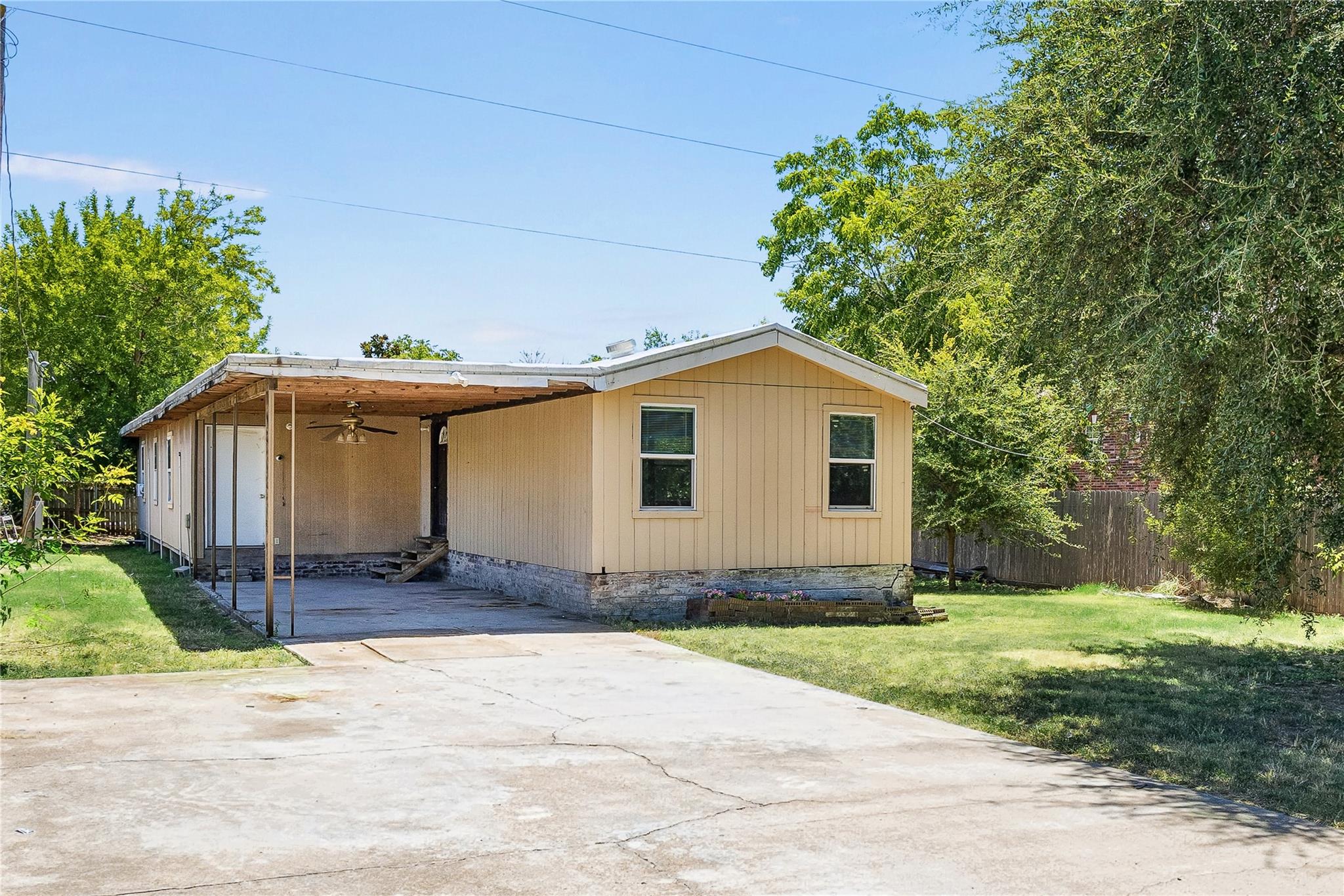 1719 Millhouse DR — photo 3