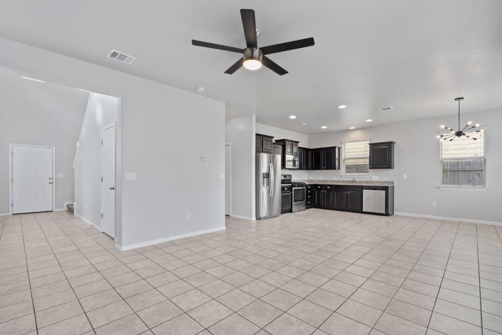 232 Triumph RD — photo 4