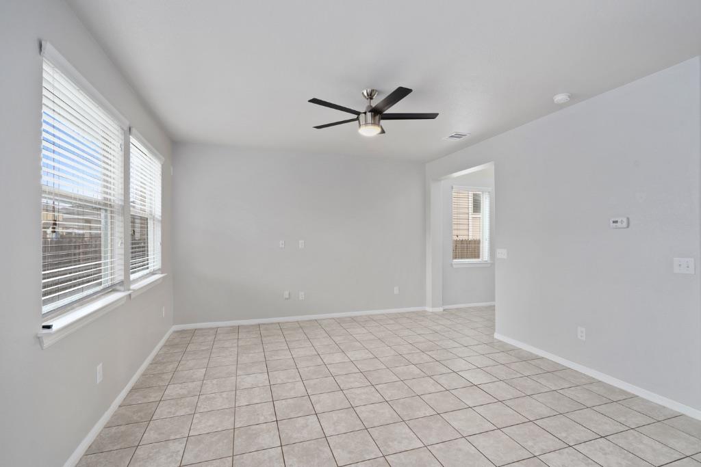 232 Triumph RD — photo 5