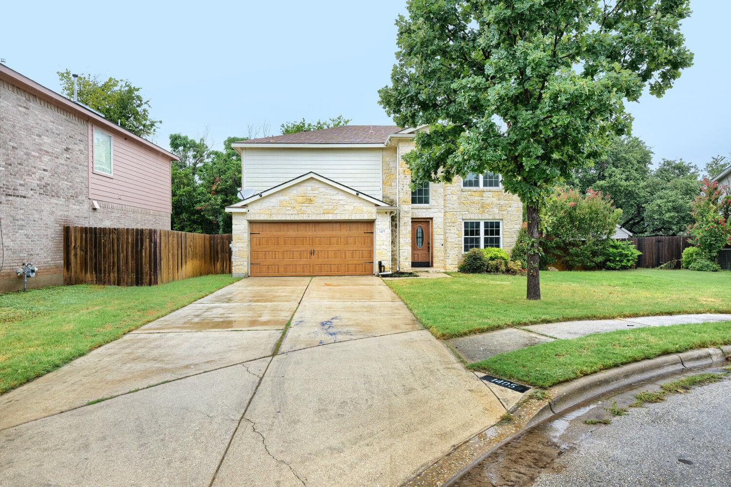 1405 Hawk DR — photo 3