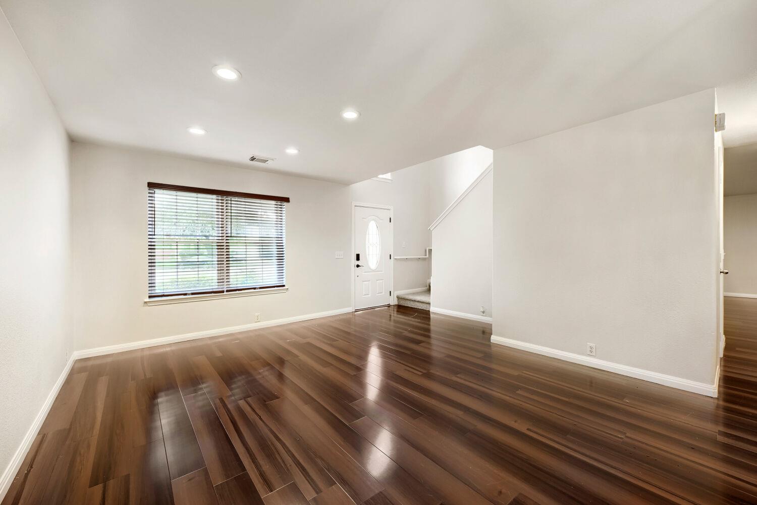 1405 Hawk DR — photo 5