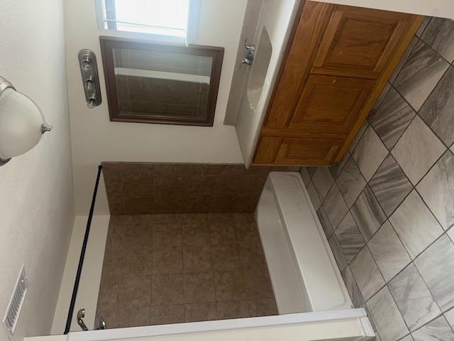 823 Monterrey ST — photo 3