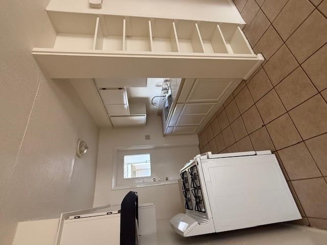 812 Hazelton ST #B — photo 4