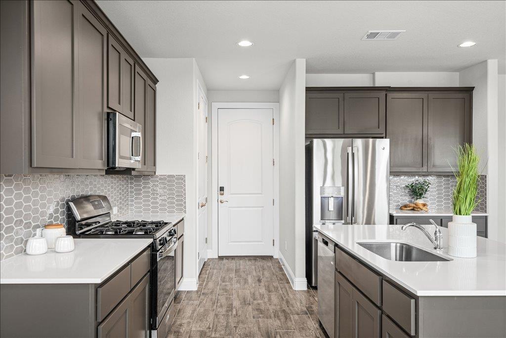 136 Free Stone DR — photo 3