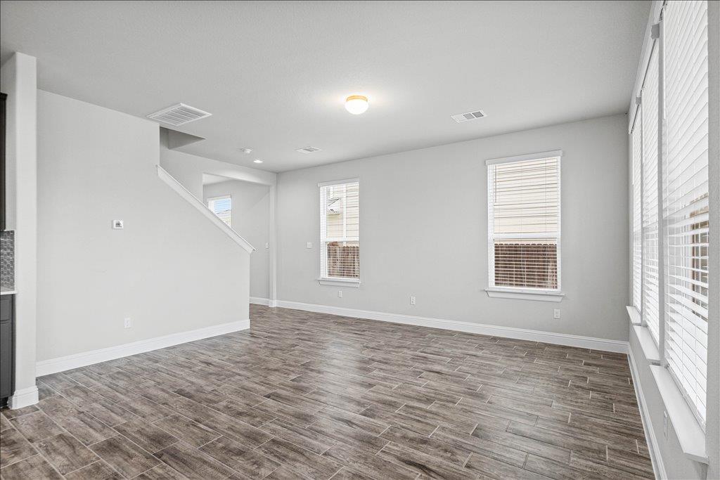 136 Free Stone DR — photo 4
