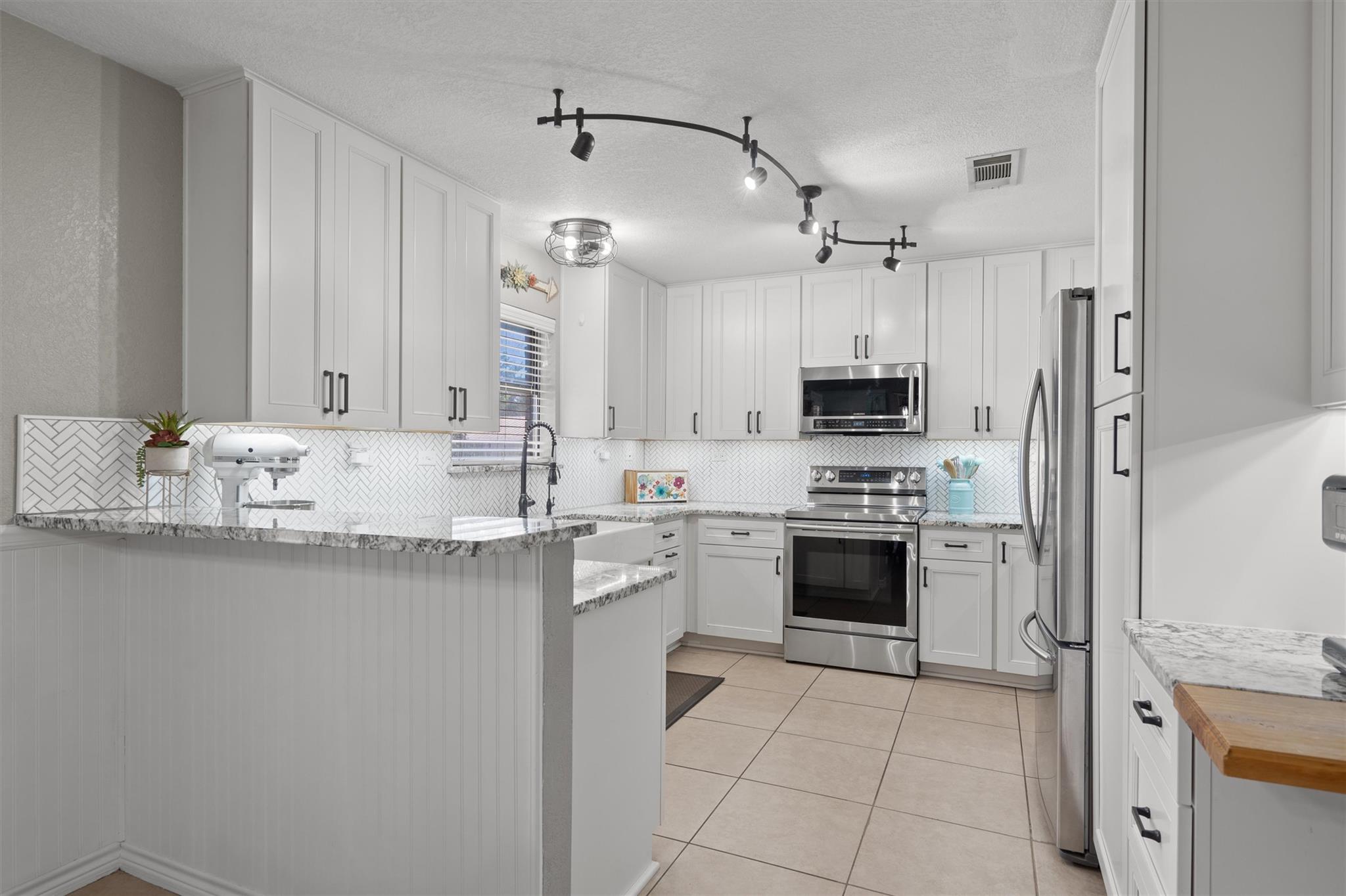 349 Seven Ranch RD — photo 4
