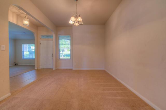 225 Lexington DR — photo 4