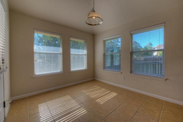 225 Lexington DR — photo 5