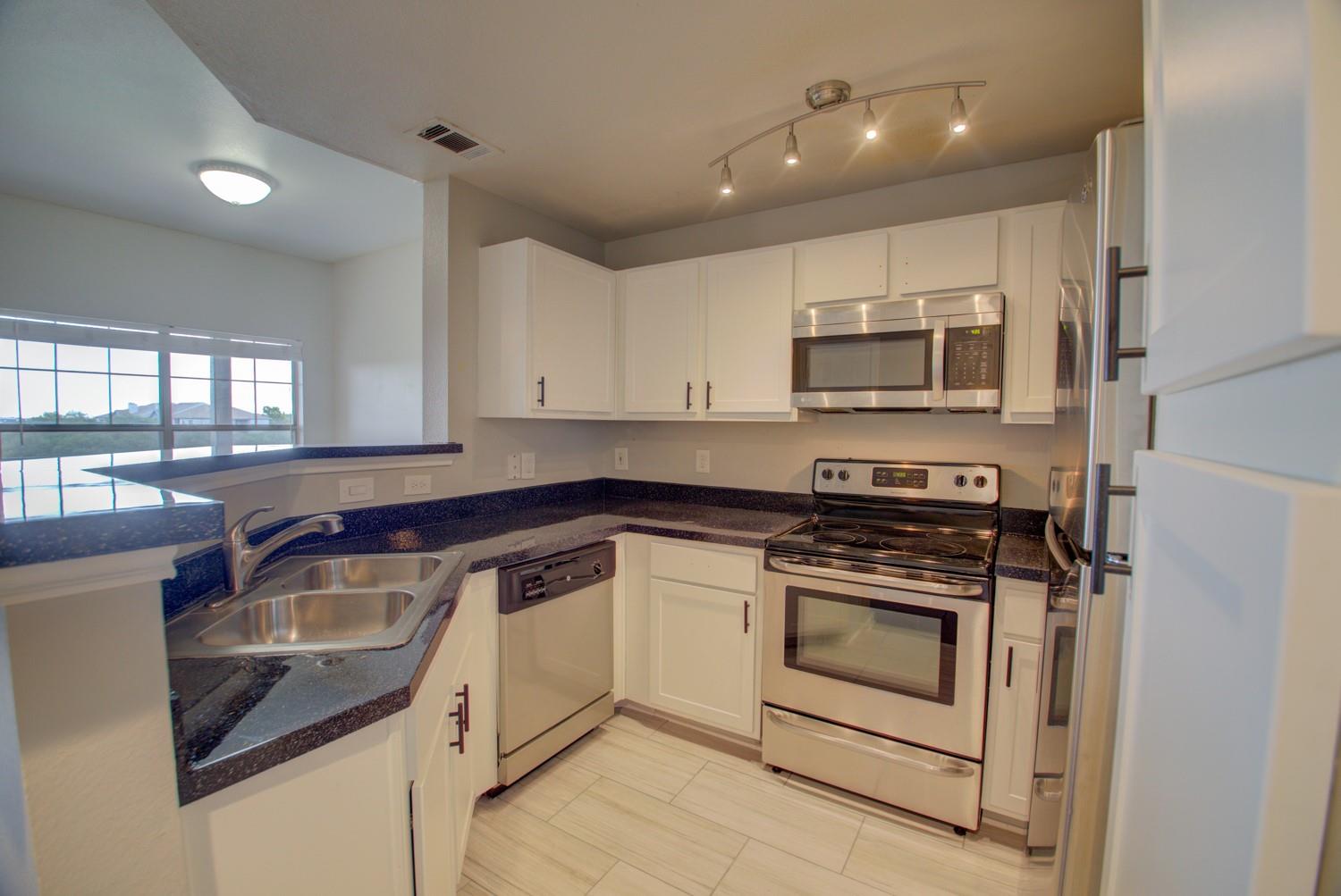 2320 Gracy Farms LN #1332 — photo 3