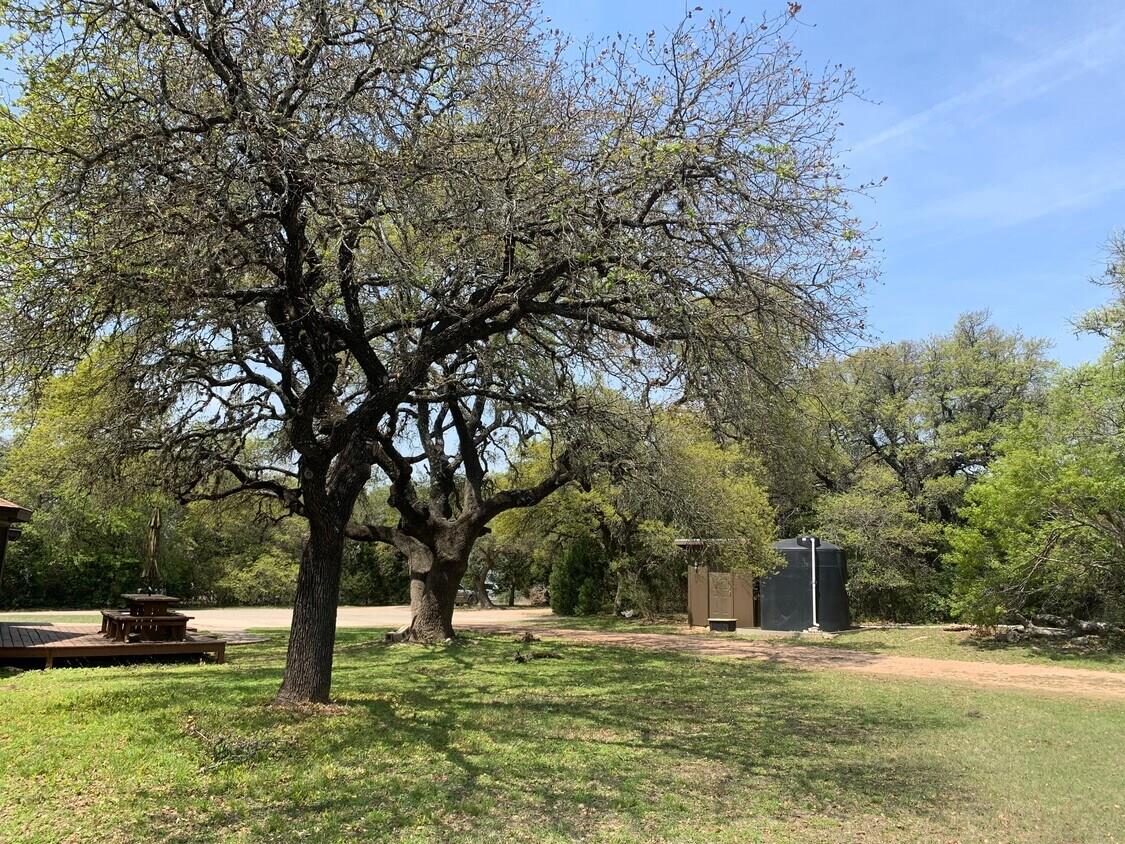 4225 Highway 290 — photo 3