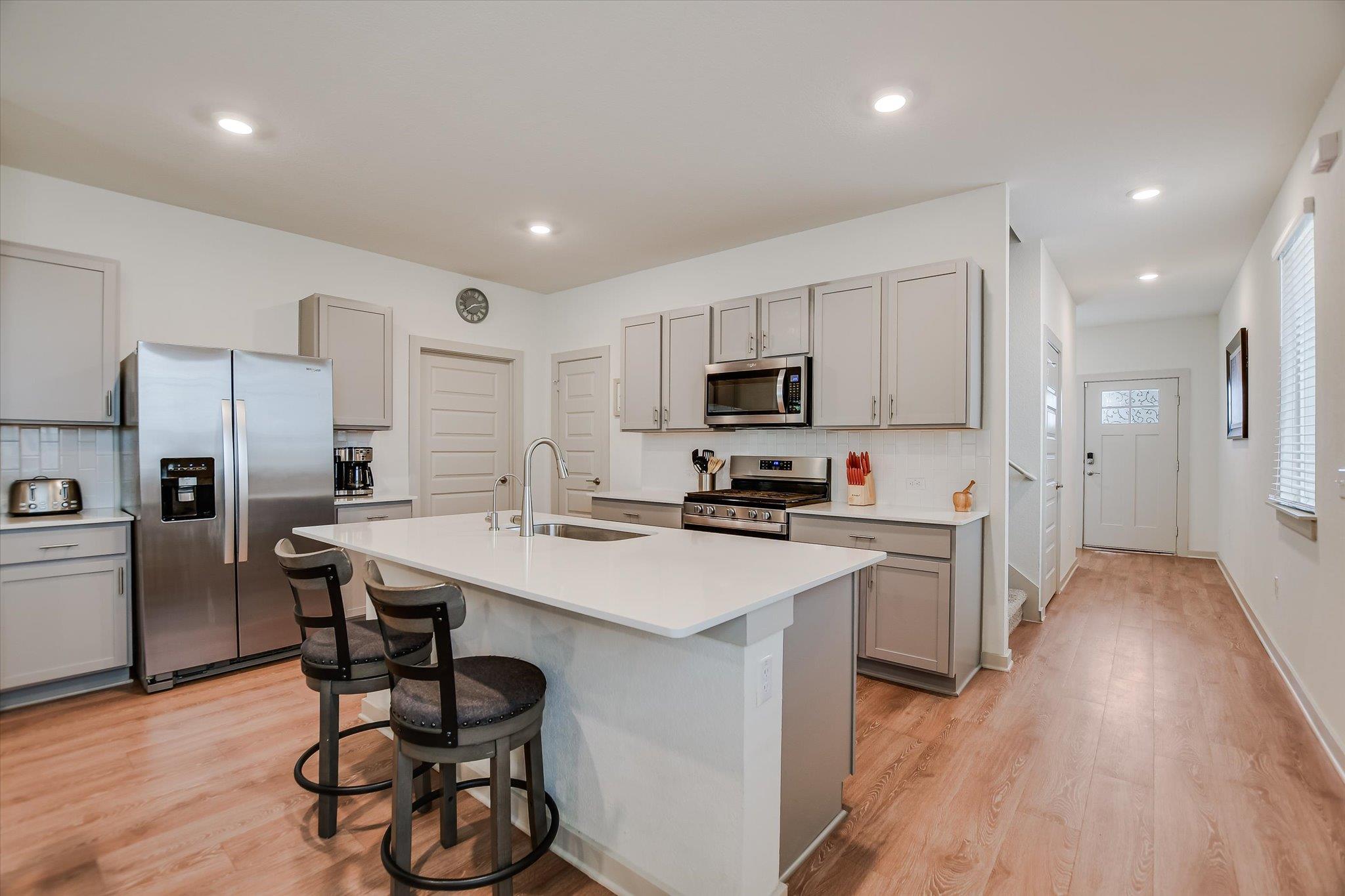 105 Merrick RD — photo 3