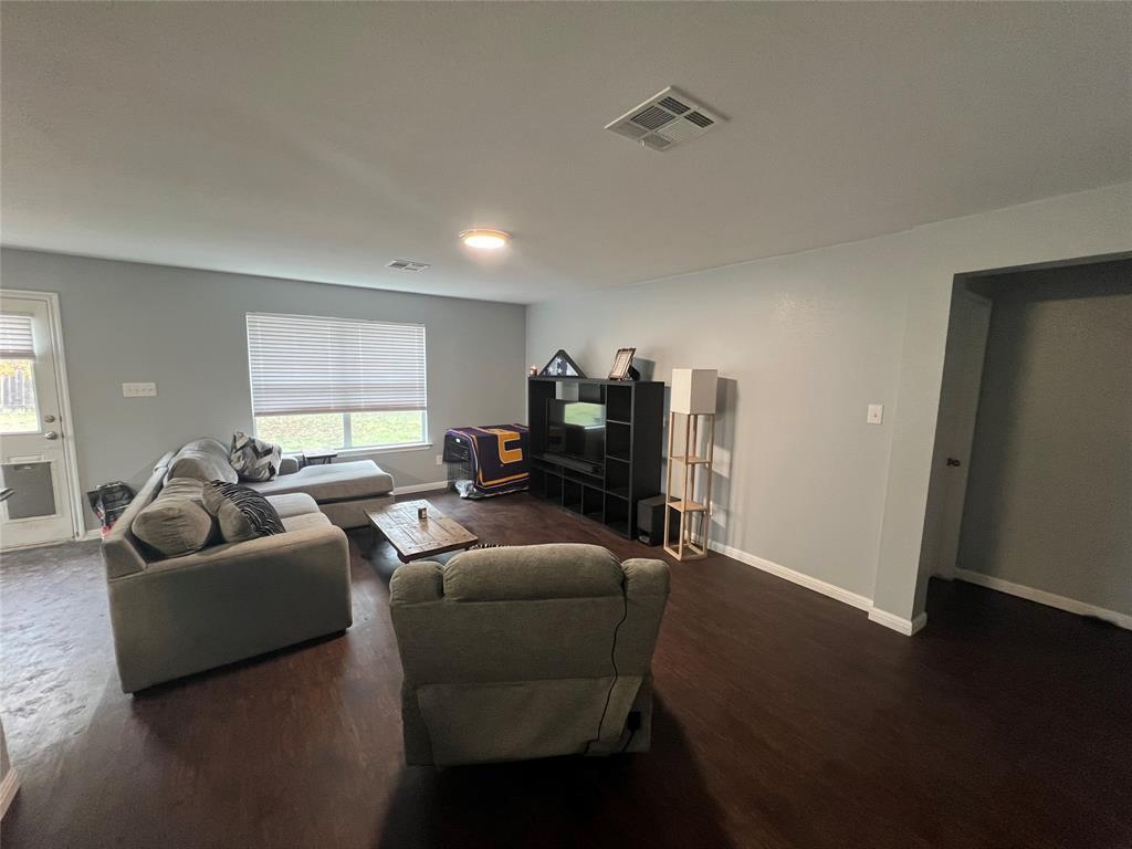 2100 Boyer DR — photo 3