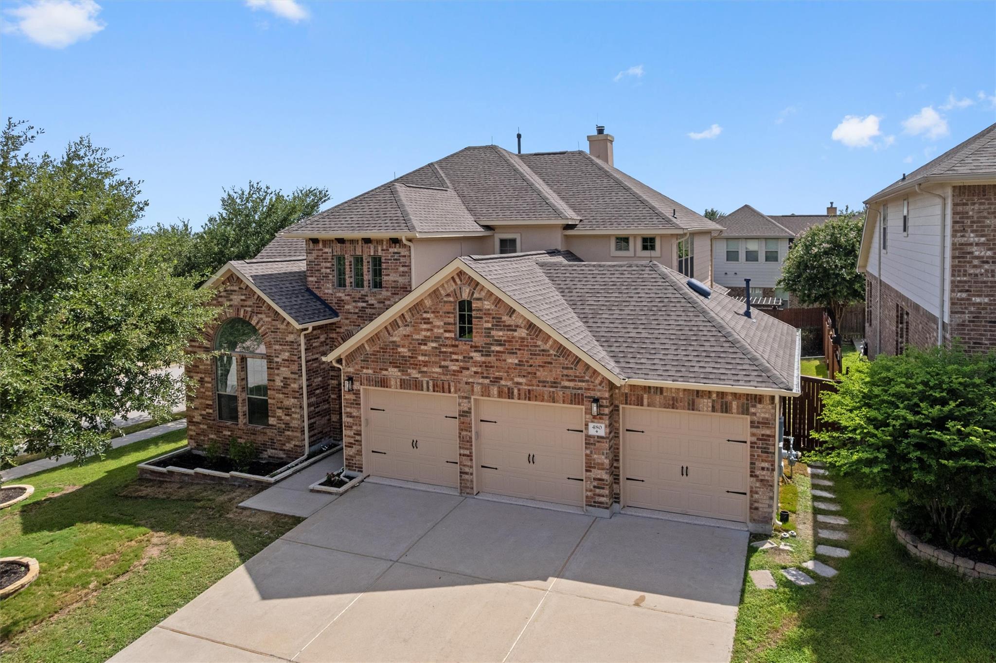480 Monahans DR — photo 3