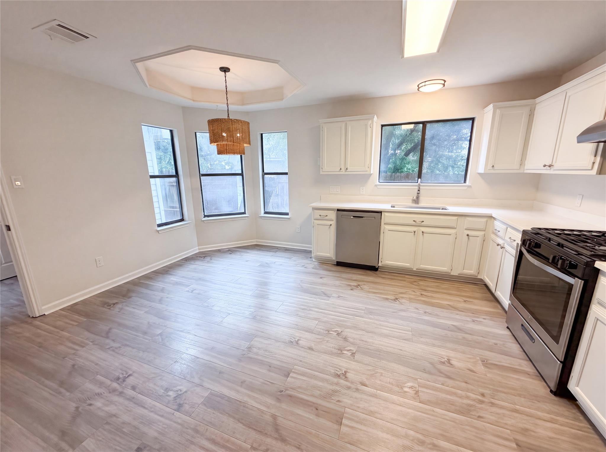 1517 River Oak DR — photo 3
