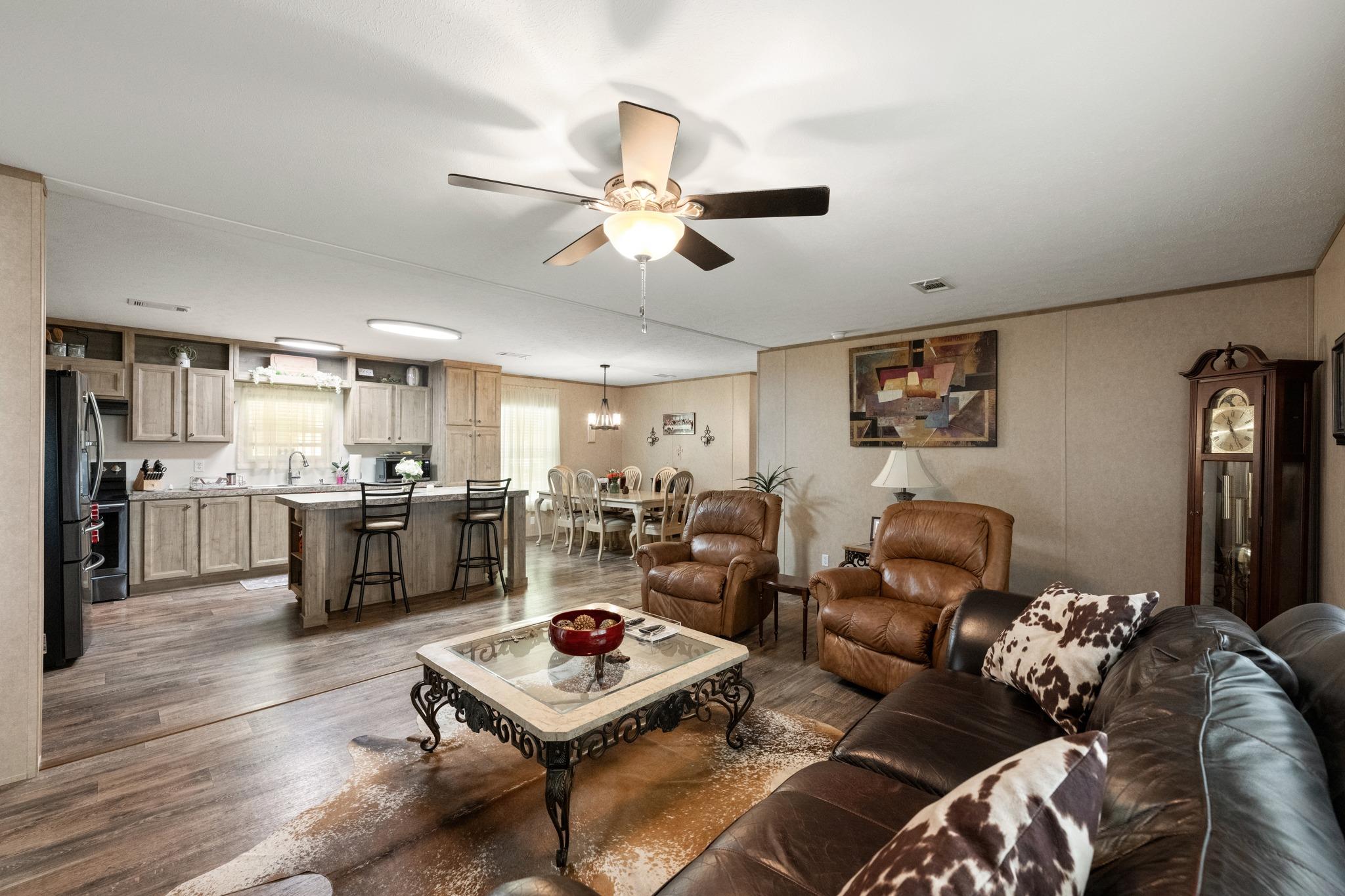 7092 FM 621 — photo 3