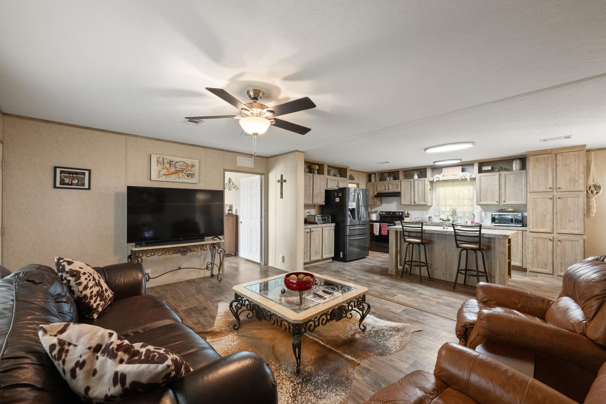 7092 FM 621 — photo 4