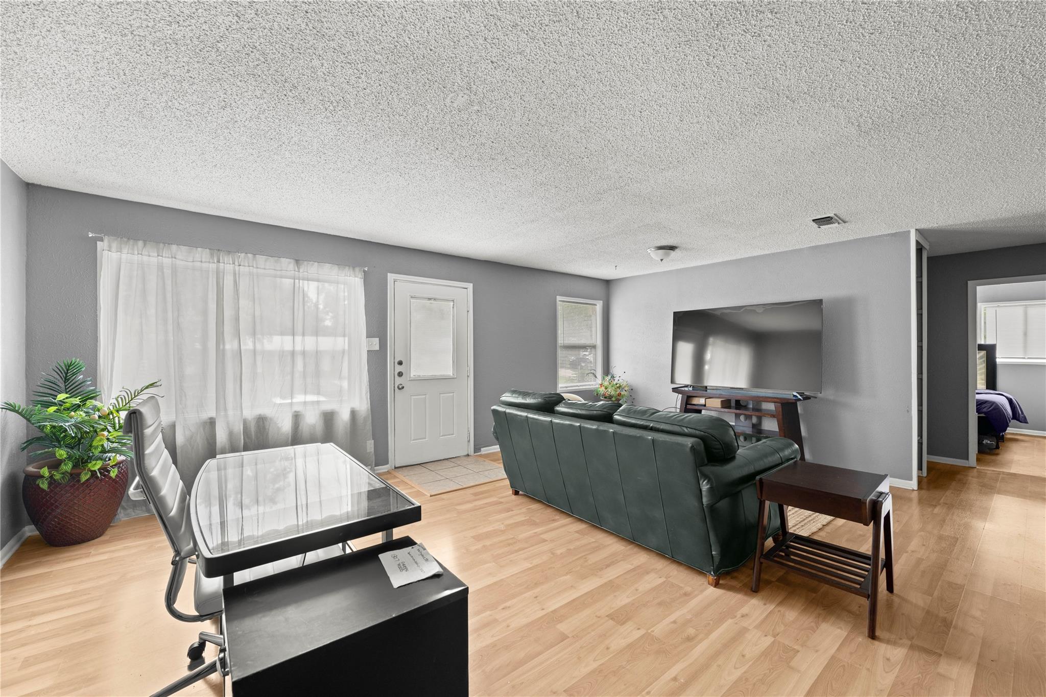 1307 Greenwood Ave — photo 4