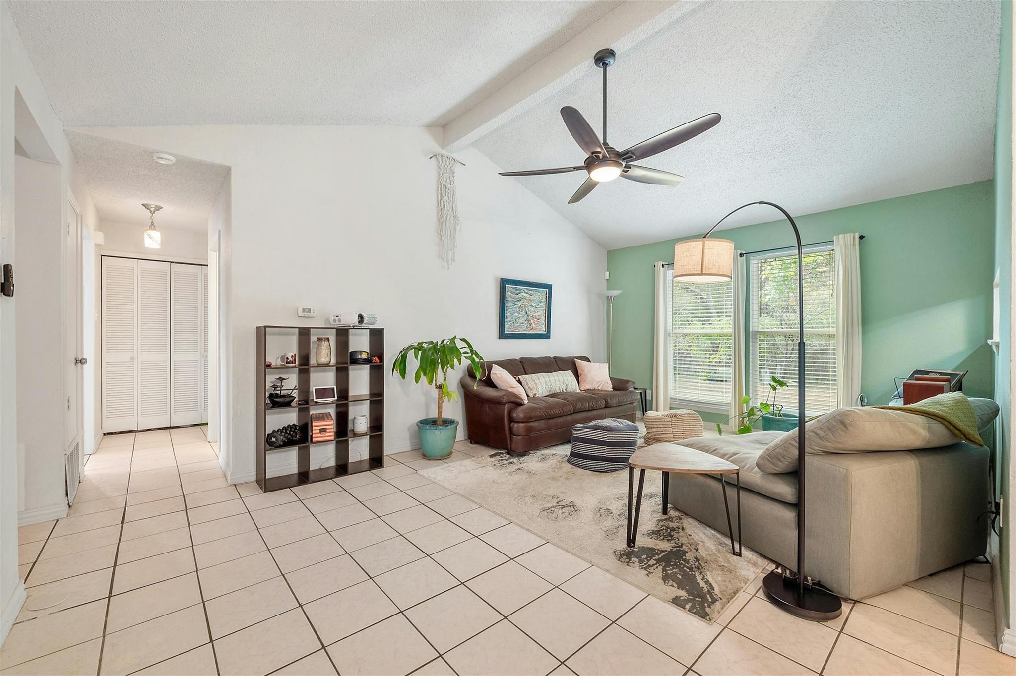 2523 Stassney LN — photo 4