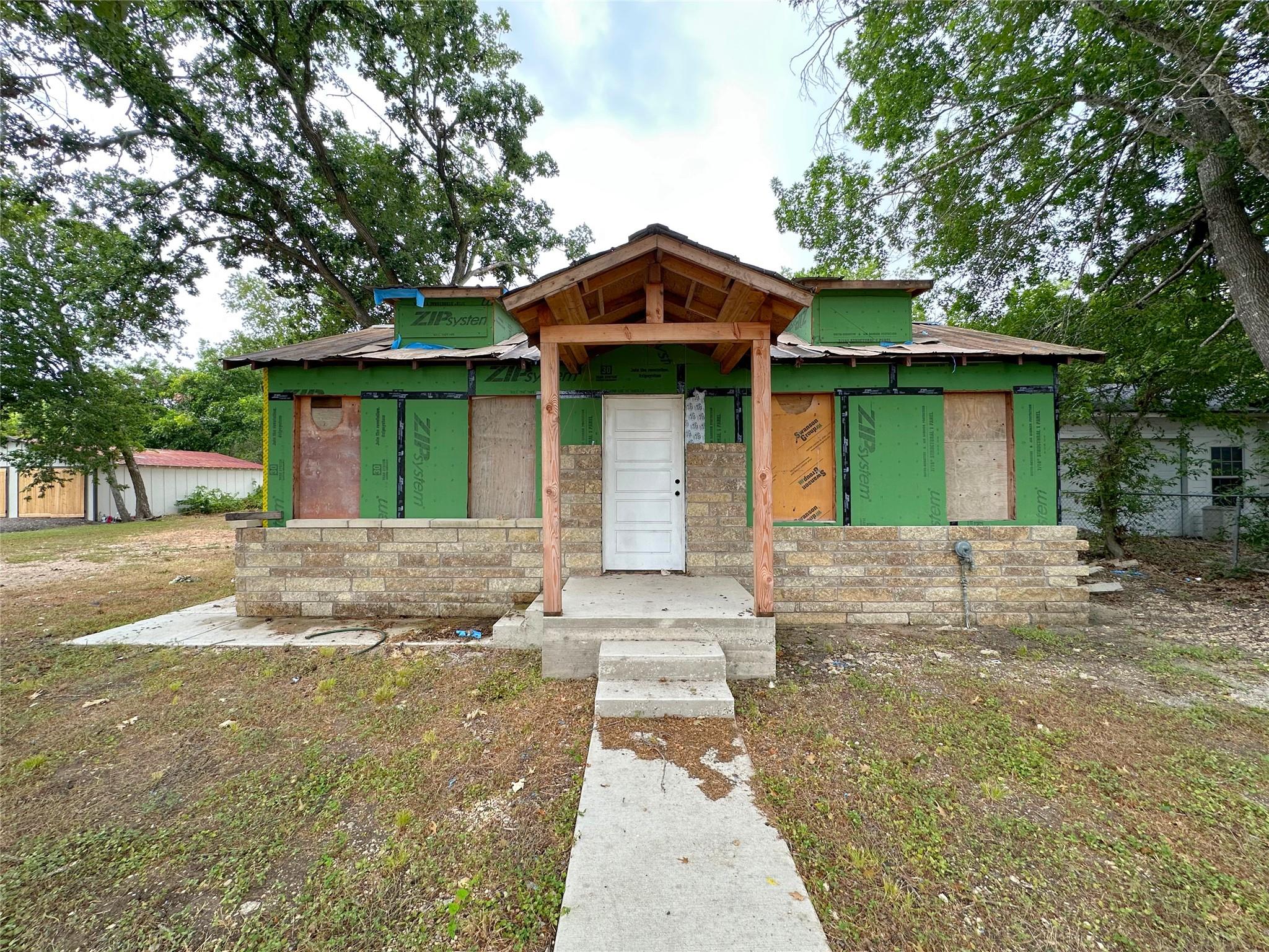 818 Plum ST