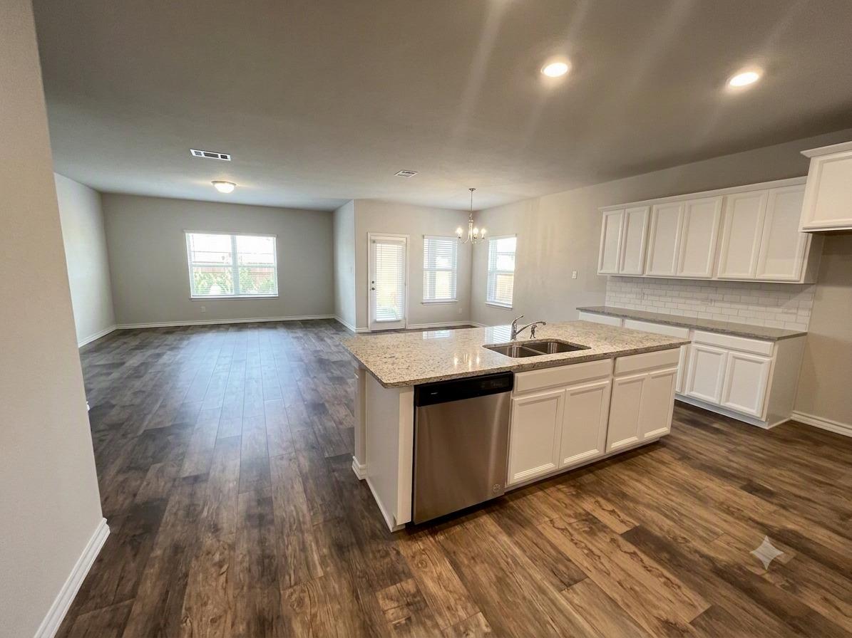 445 Blue Stem RD — photo 5