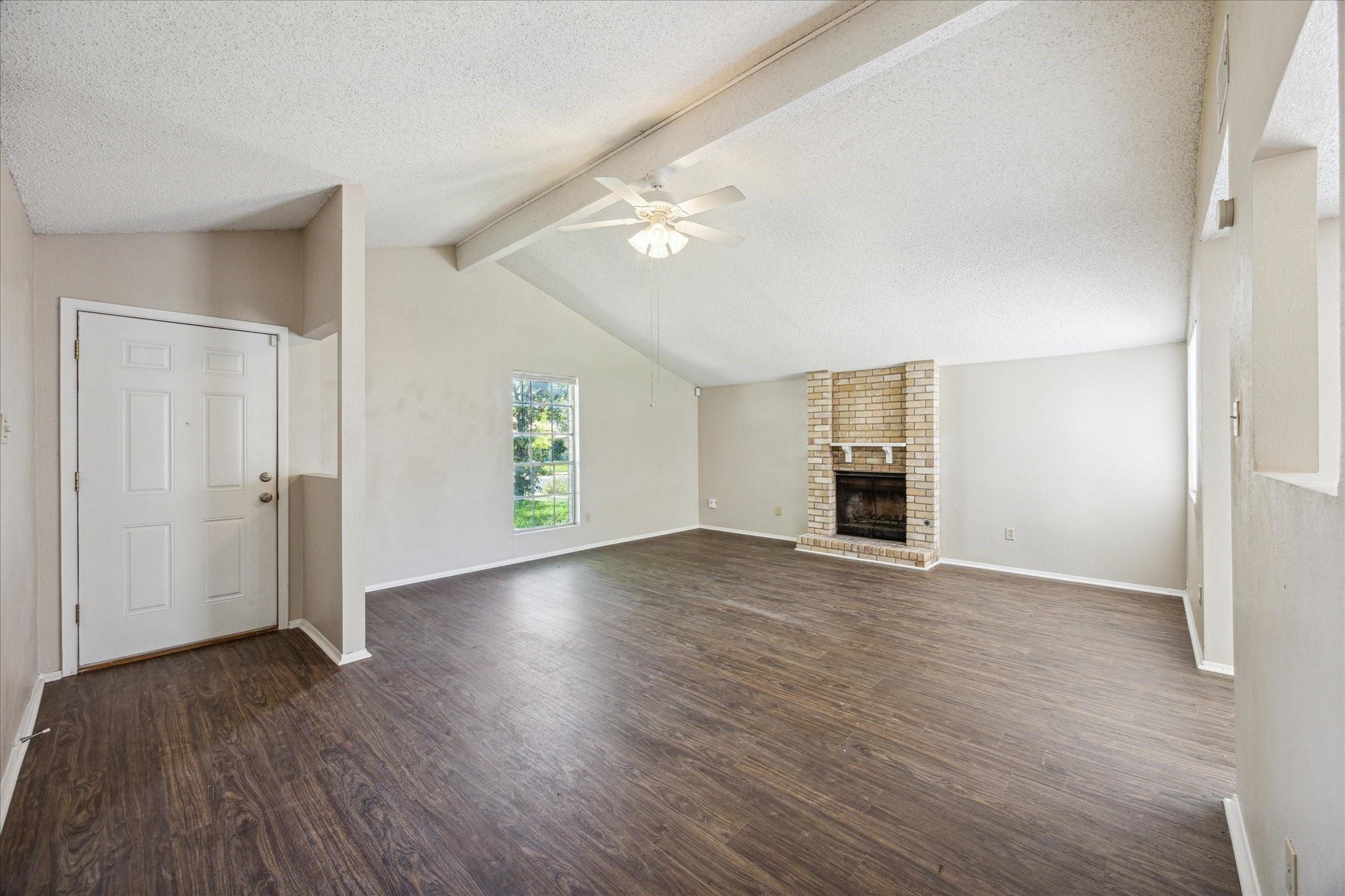 11104 Applewood DR — photo 3