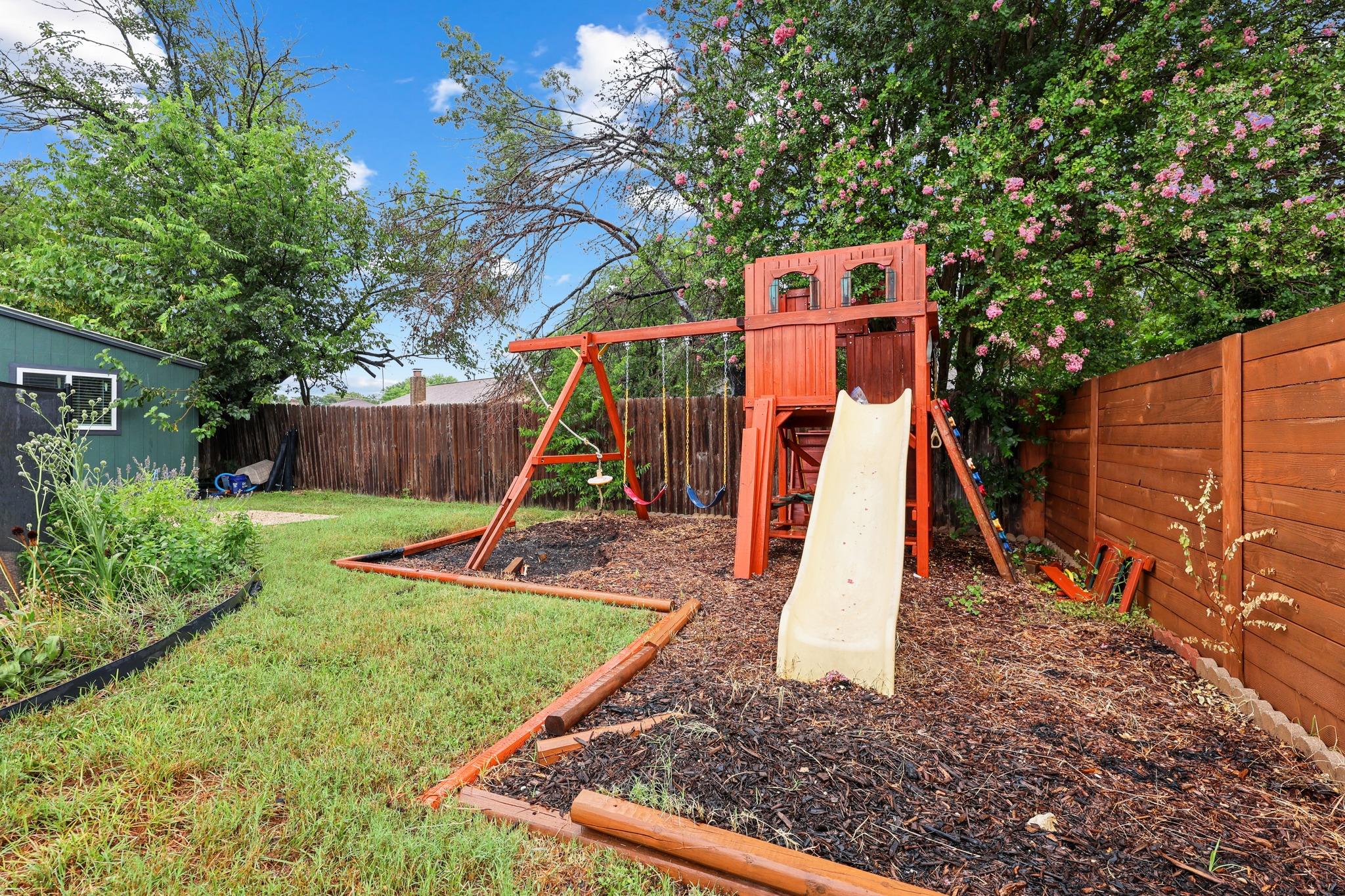 608 Andover DR — photo 5