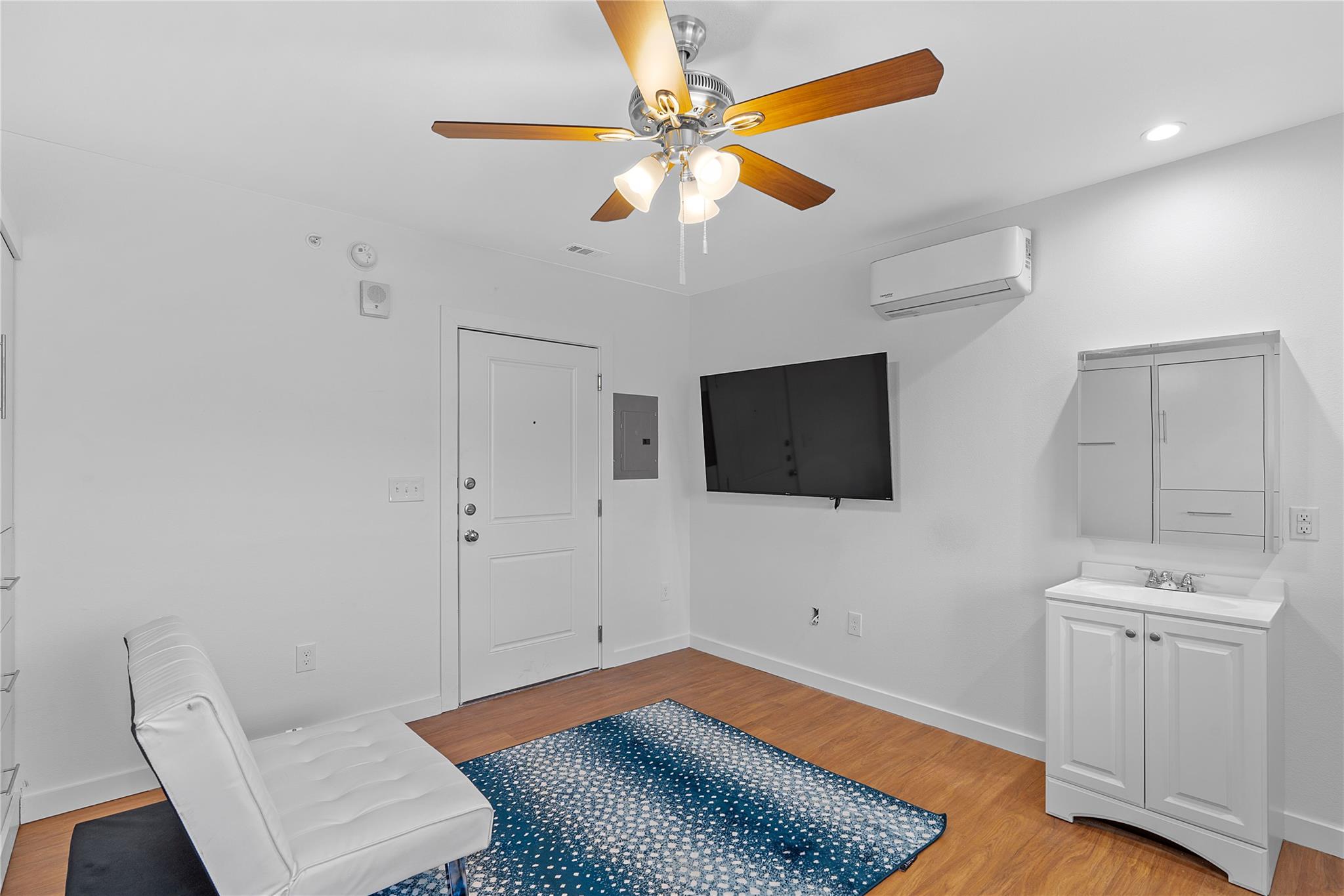 306 30 th ST #109 — photo 3