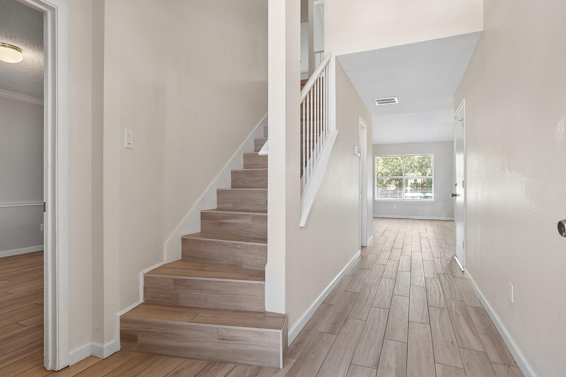 15301 Ecorio DR — photo 3