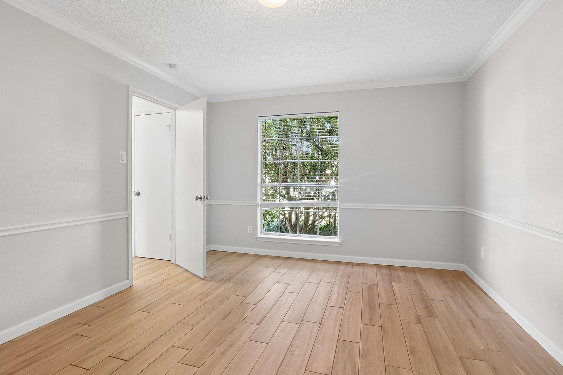 15301 Ecorio DR — photo 4