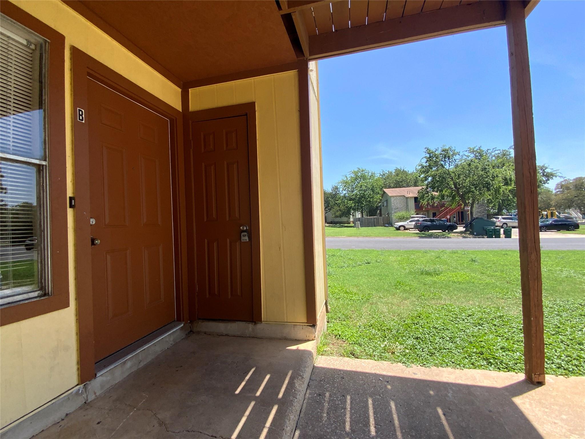 2300 Cedrick CV #B — photo 4