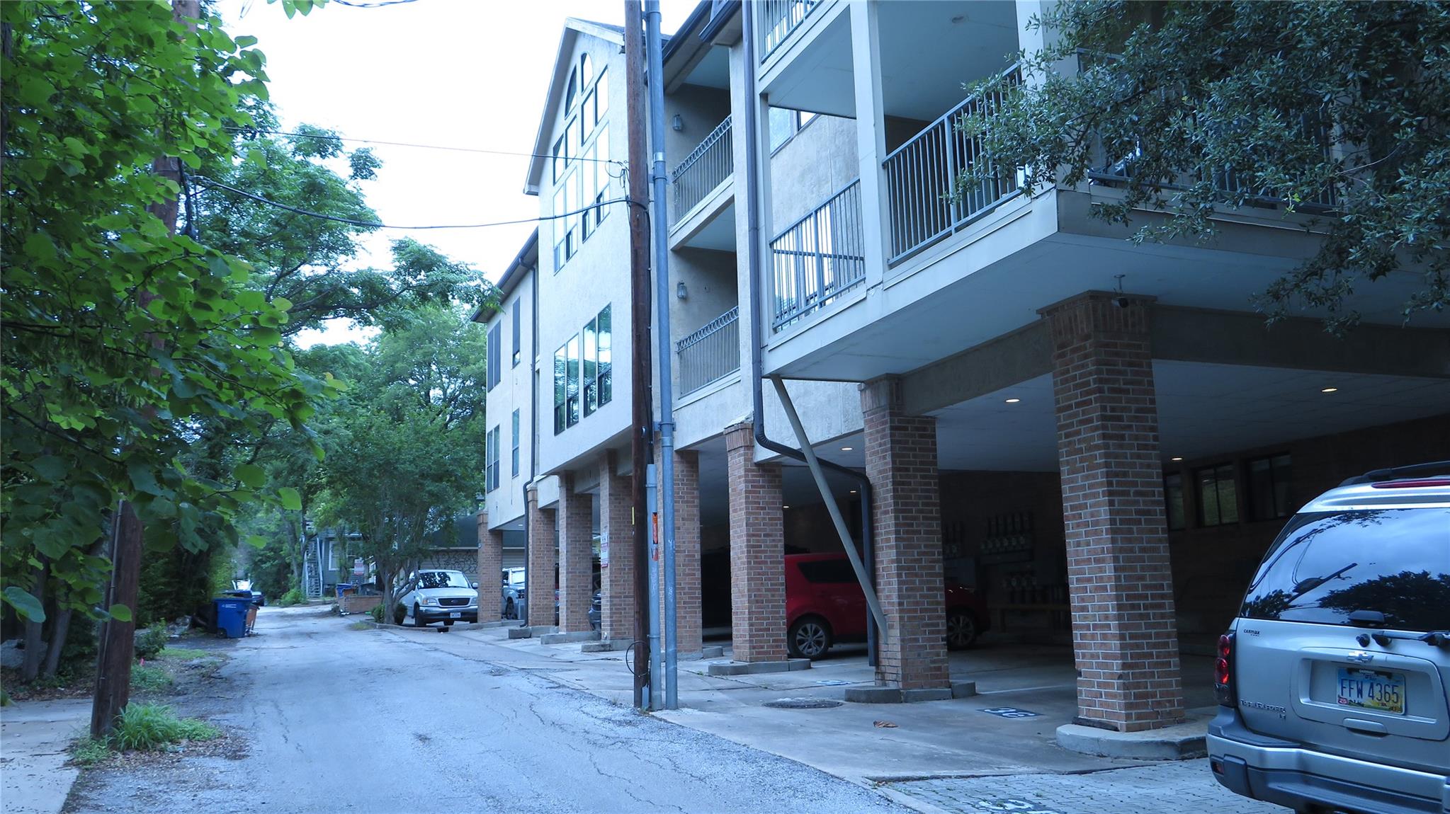 1910 Robbins Place PL #202 — photo 3