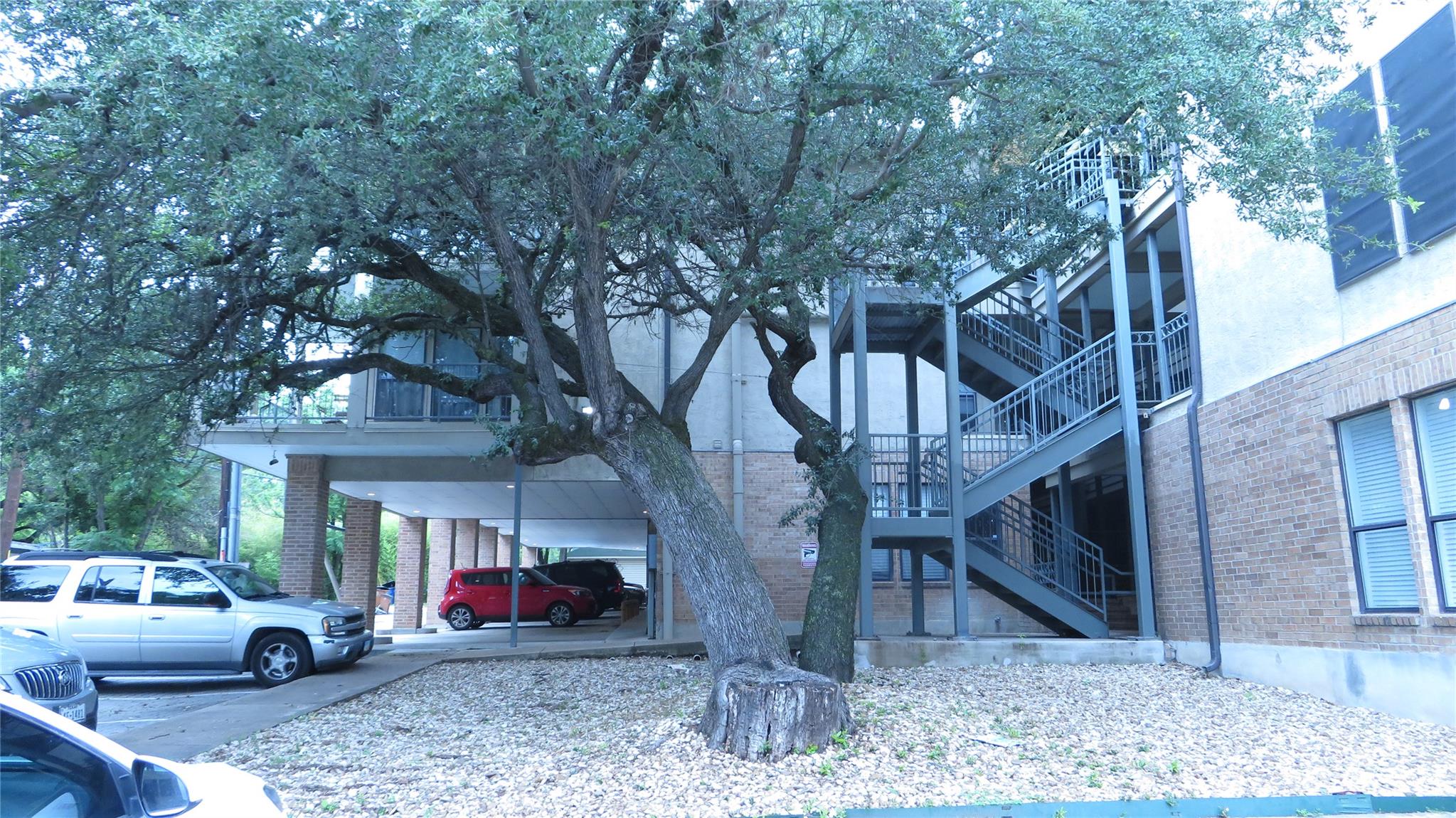 1910 Robbins Place PL #202 — photo 5