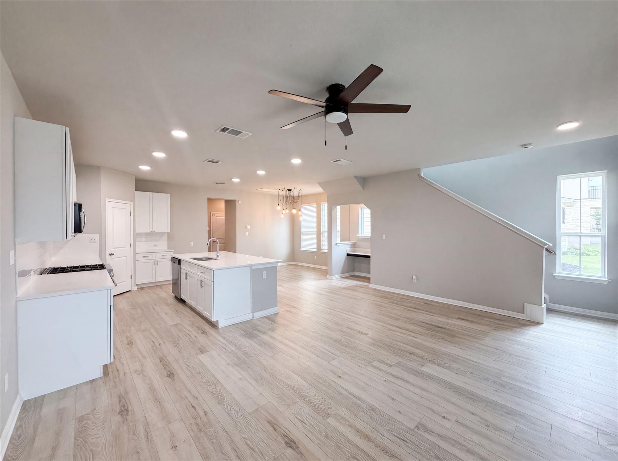 304 Lost Mine Peak LN — photo 3