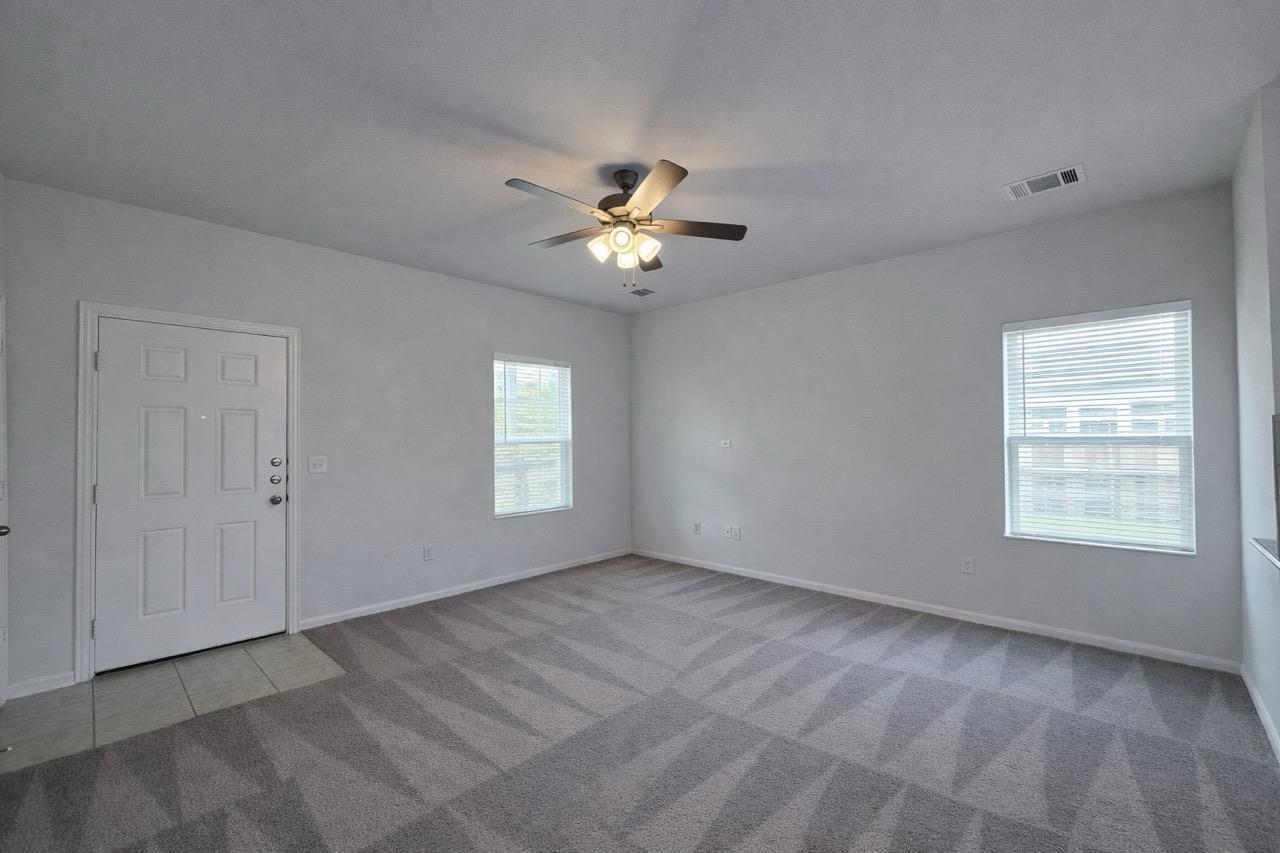511 Pulitzer DR — photo 3