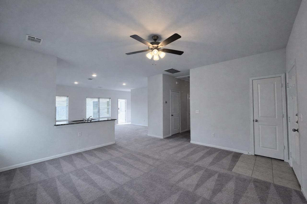 511 Pulitzer DR — photo 4