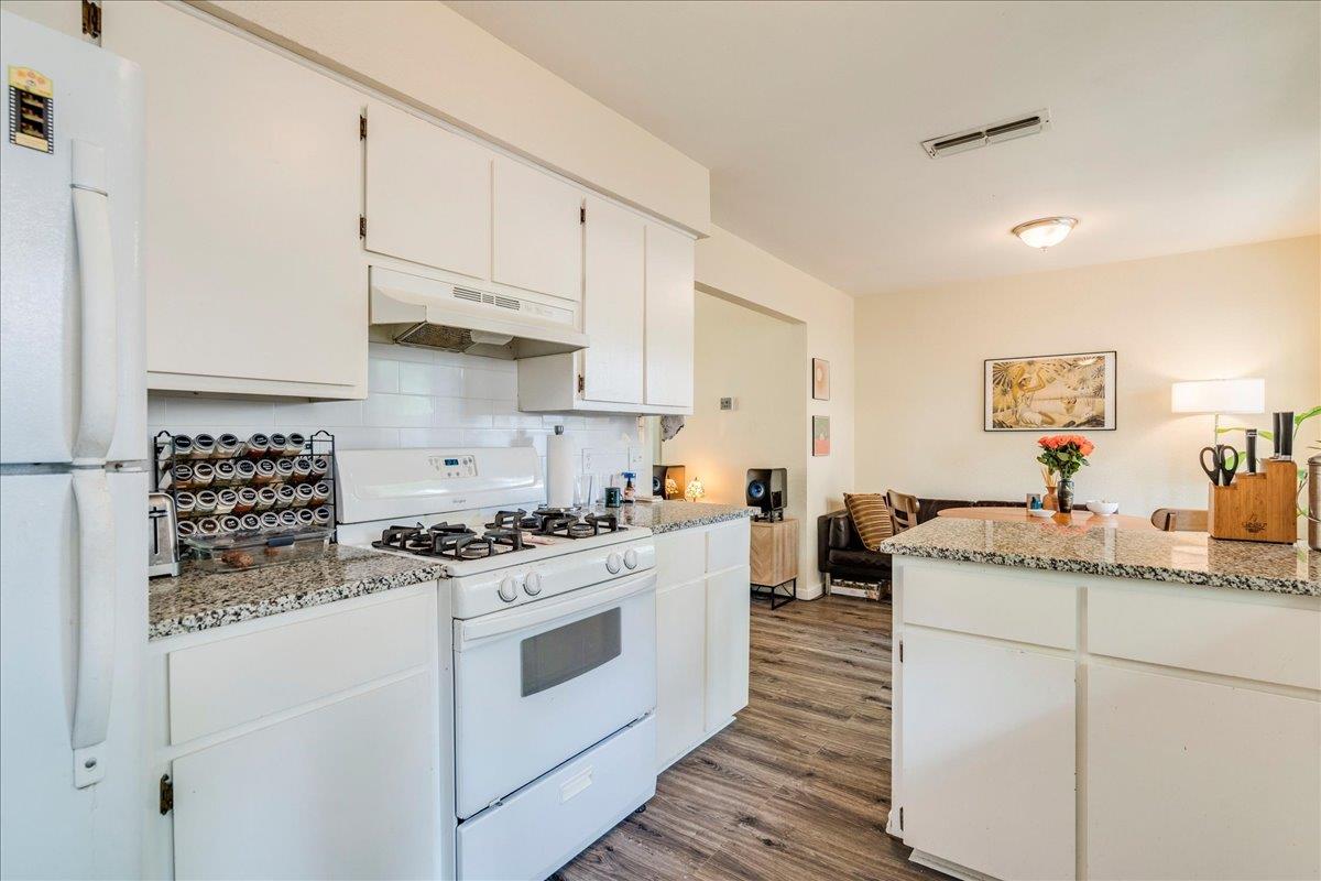 800 Terrell Hill DR — photo 5