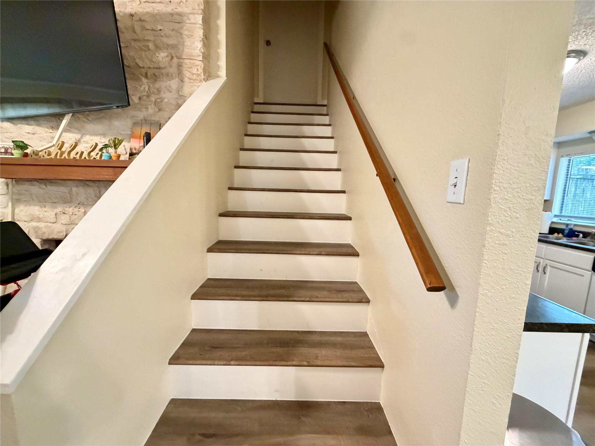 800 Terrell Hill DR — photo 3